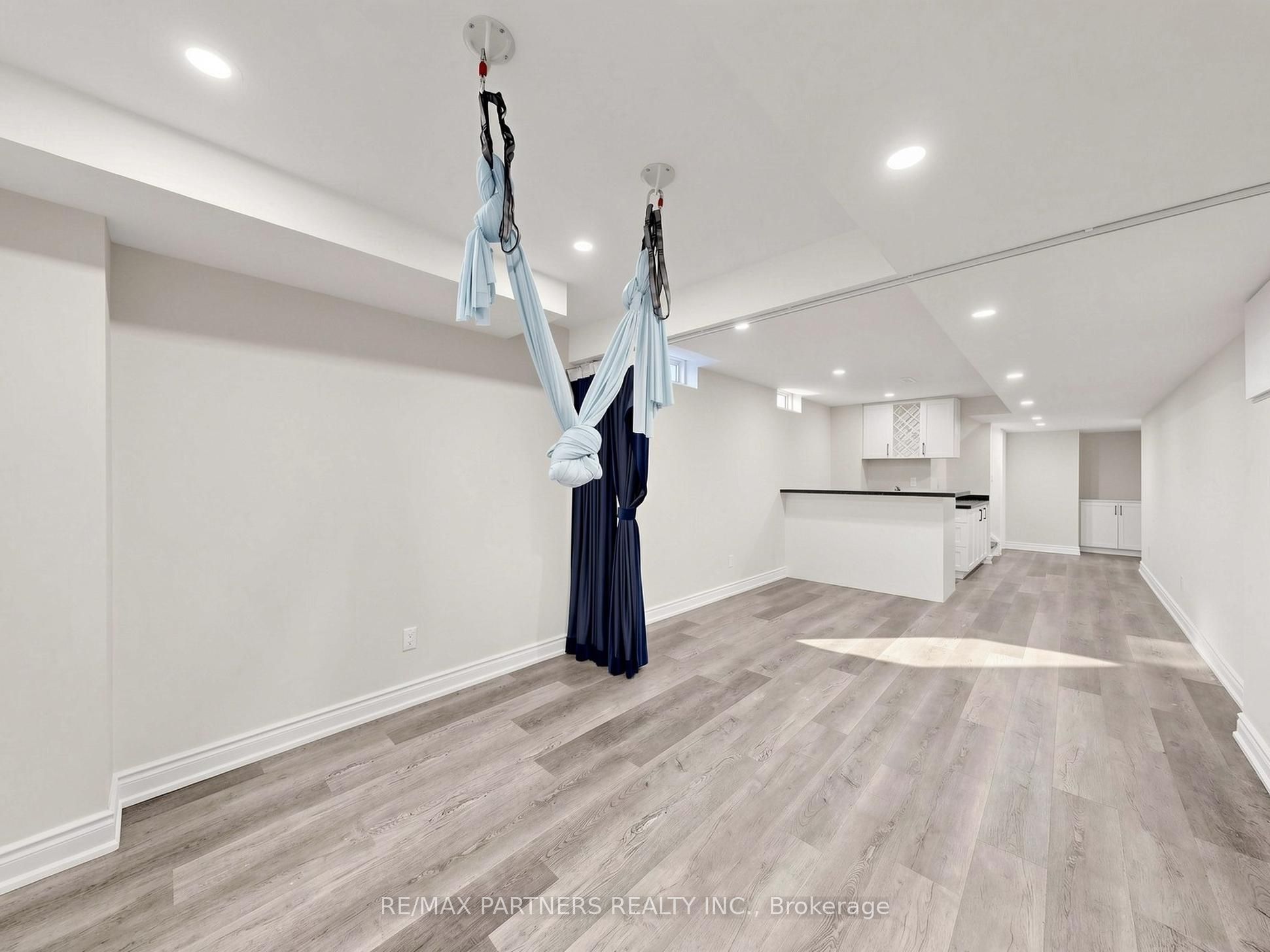 21 Russell Hill Road Property Photo 33