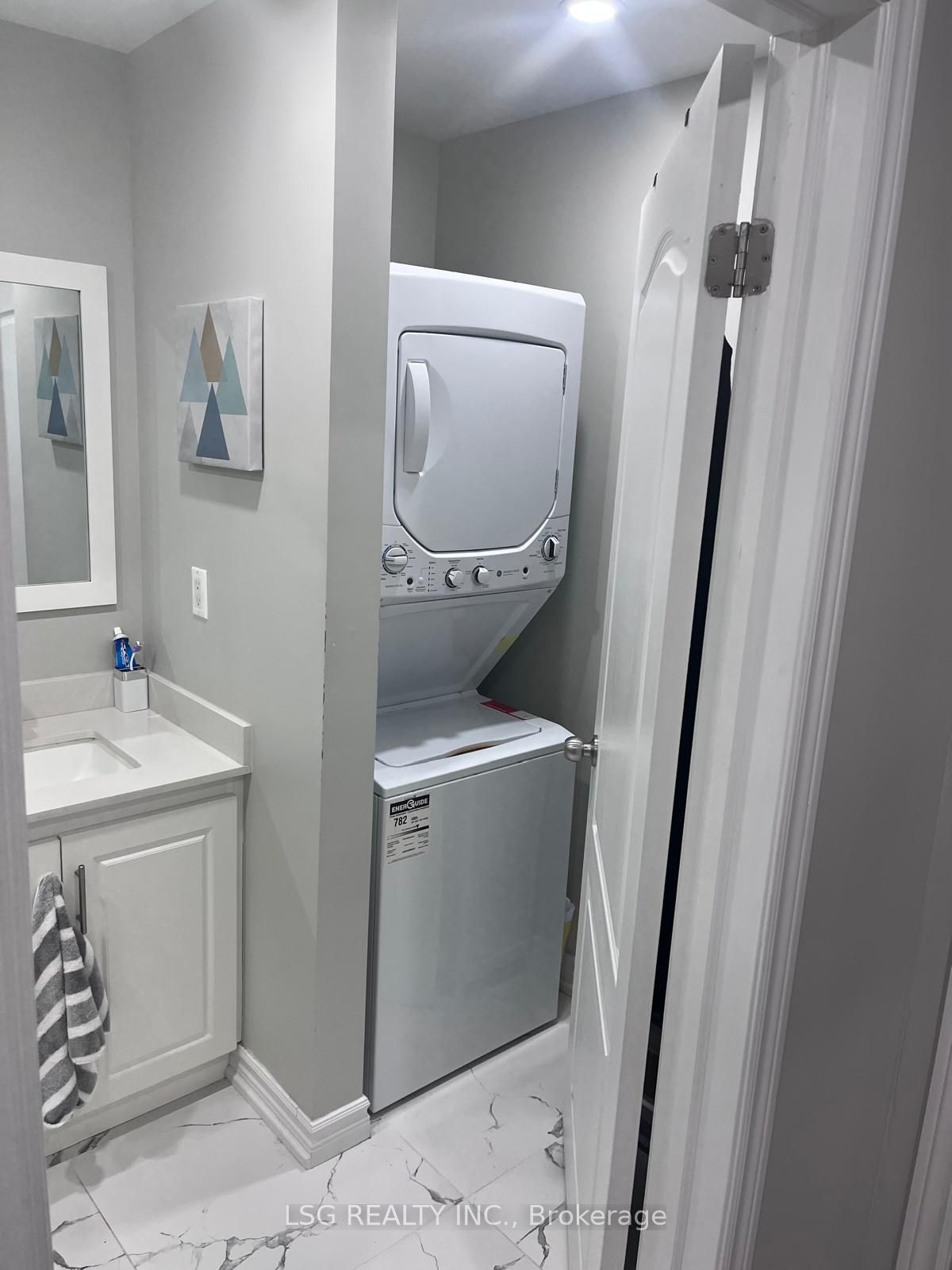 19 Tesla Crescent Basement Property Photo 17