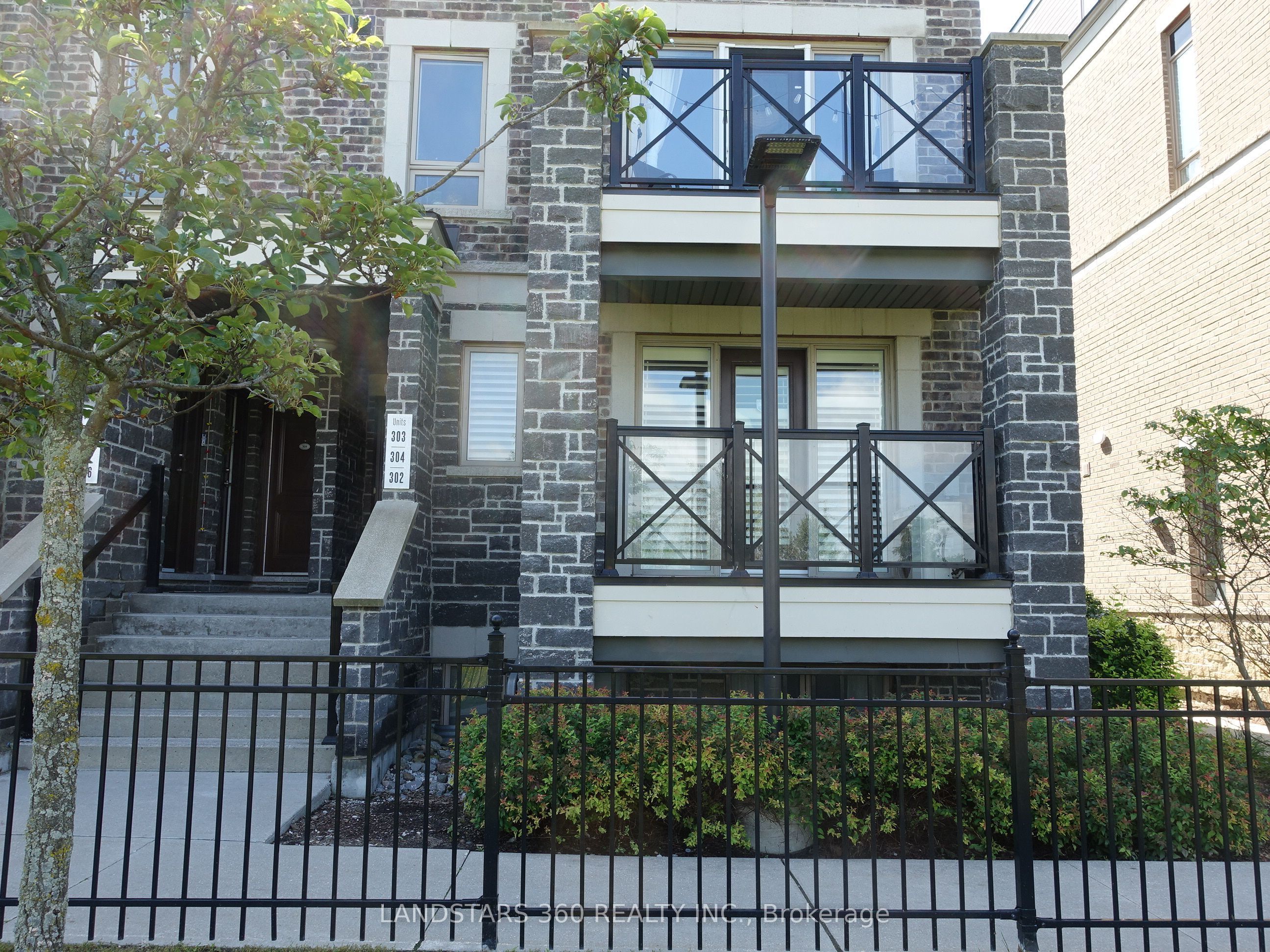 20 Dunsheath Way 302 Property Photo 1