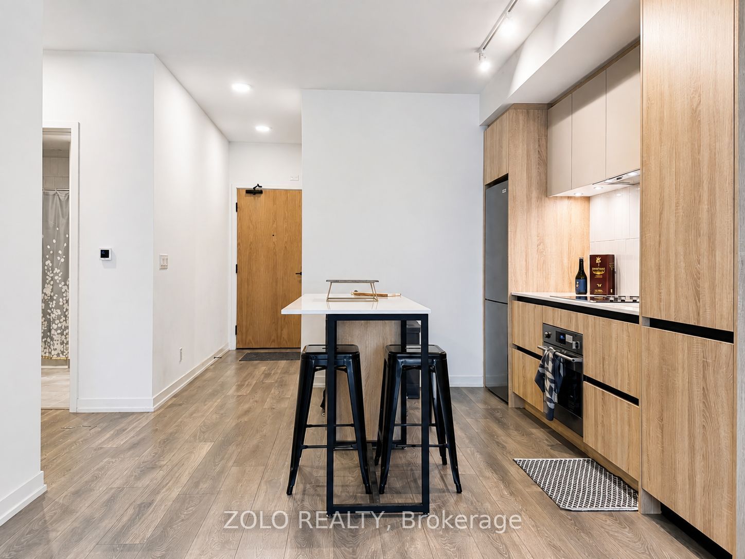 8 Beverley Glen Boulevard 121 Property Photo 3