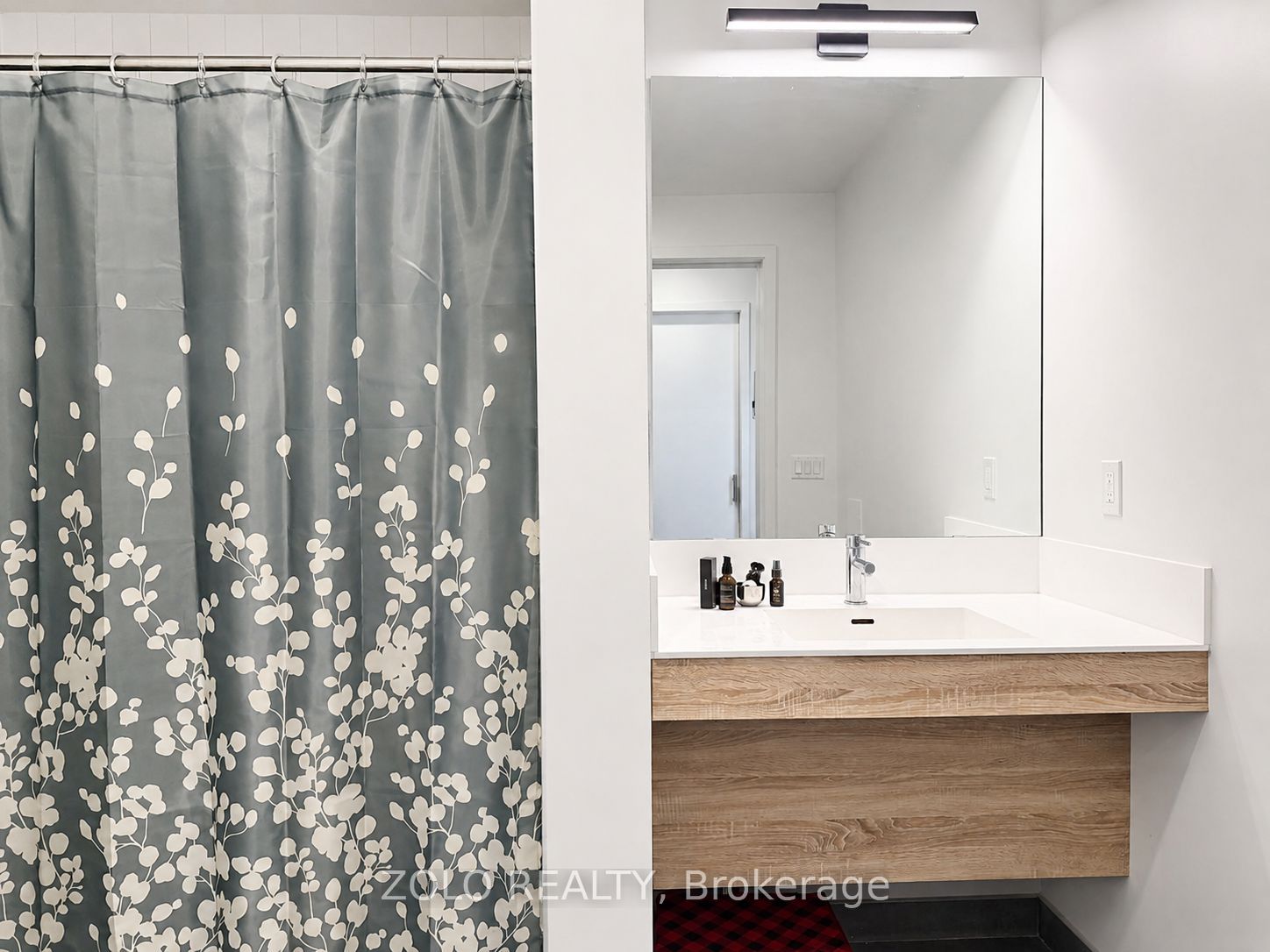 8 Beverley Glen Boulevard 121 Property Photo 7