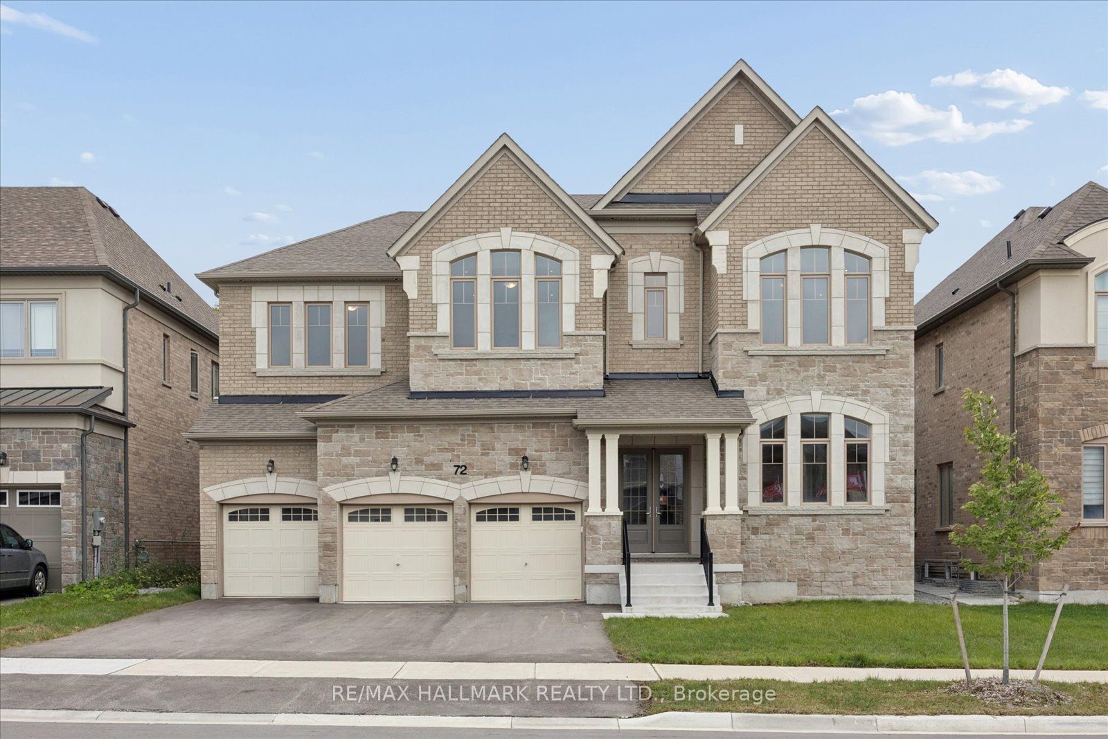 72 Silk Twist Drive Property Photo 1