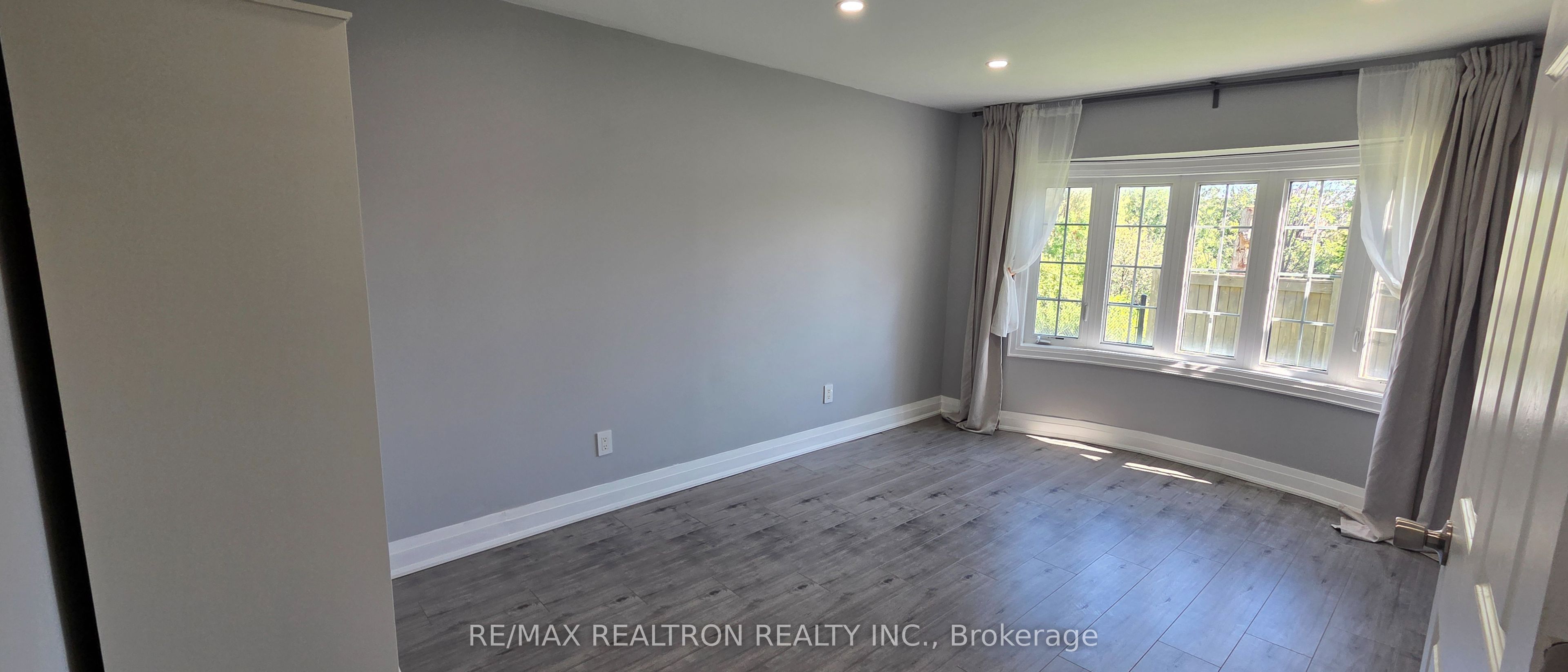 45 Hopewell Avenue Property Photo 4
