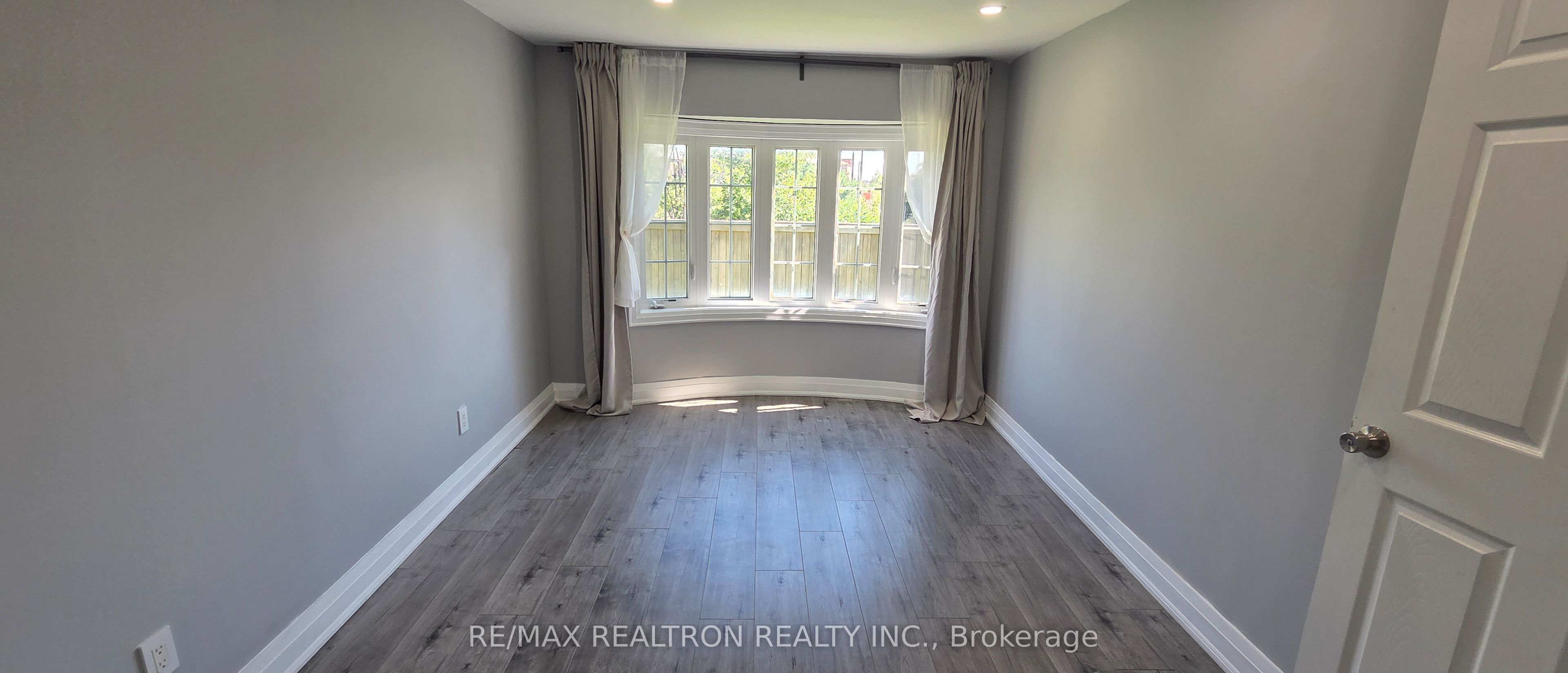 45 Hopewell Avenue Property Photo 5