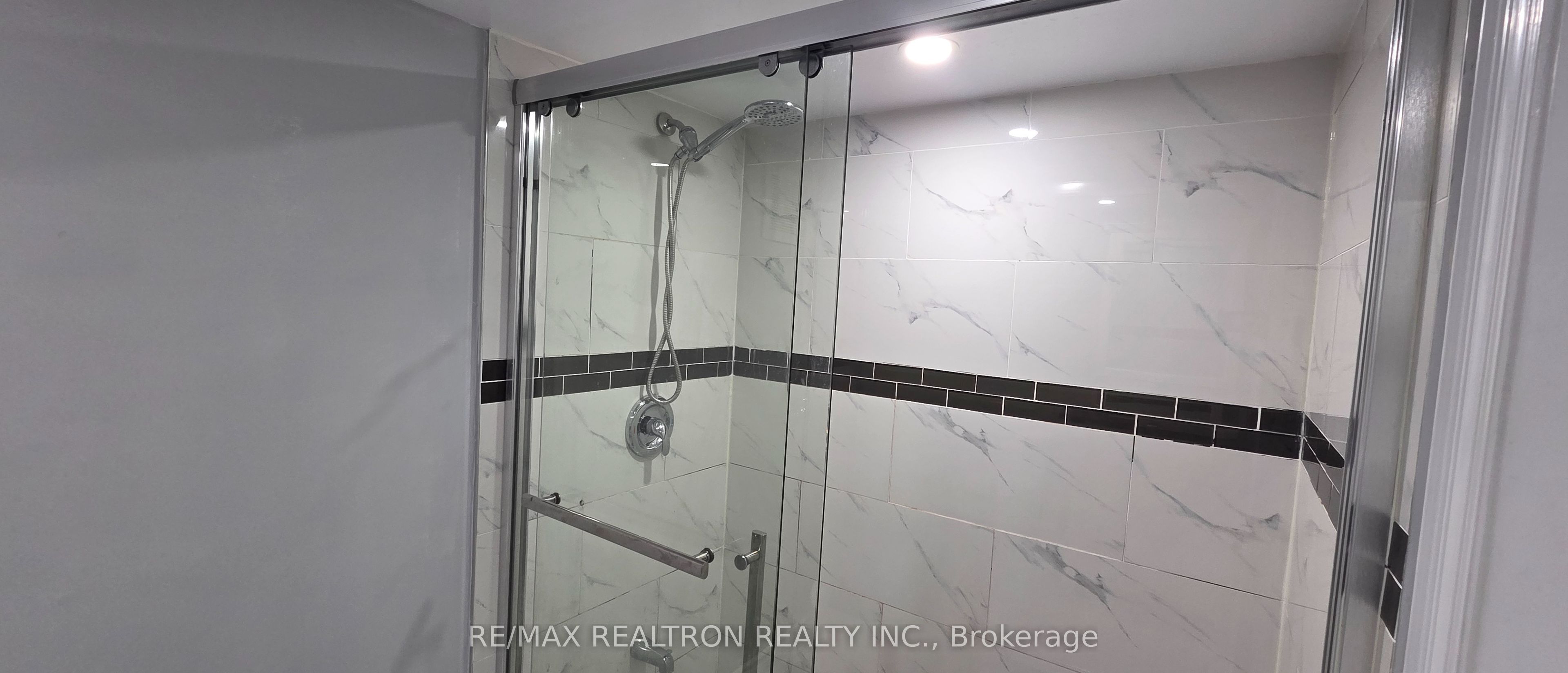 45 Hopewell Avenue Property Photo 11