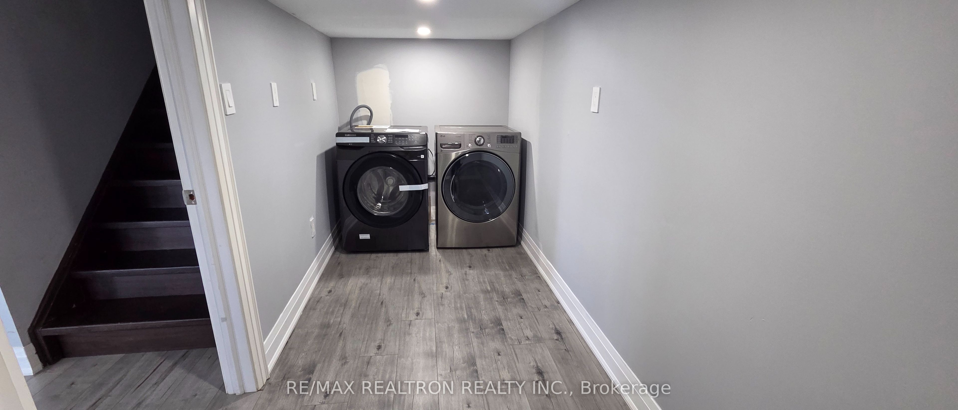 45 Hopewell Avenue Property Photo 15