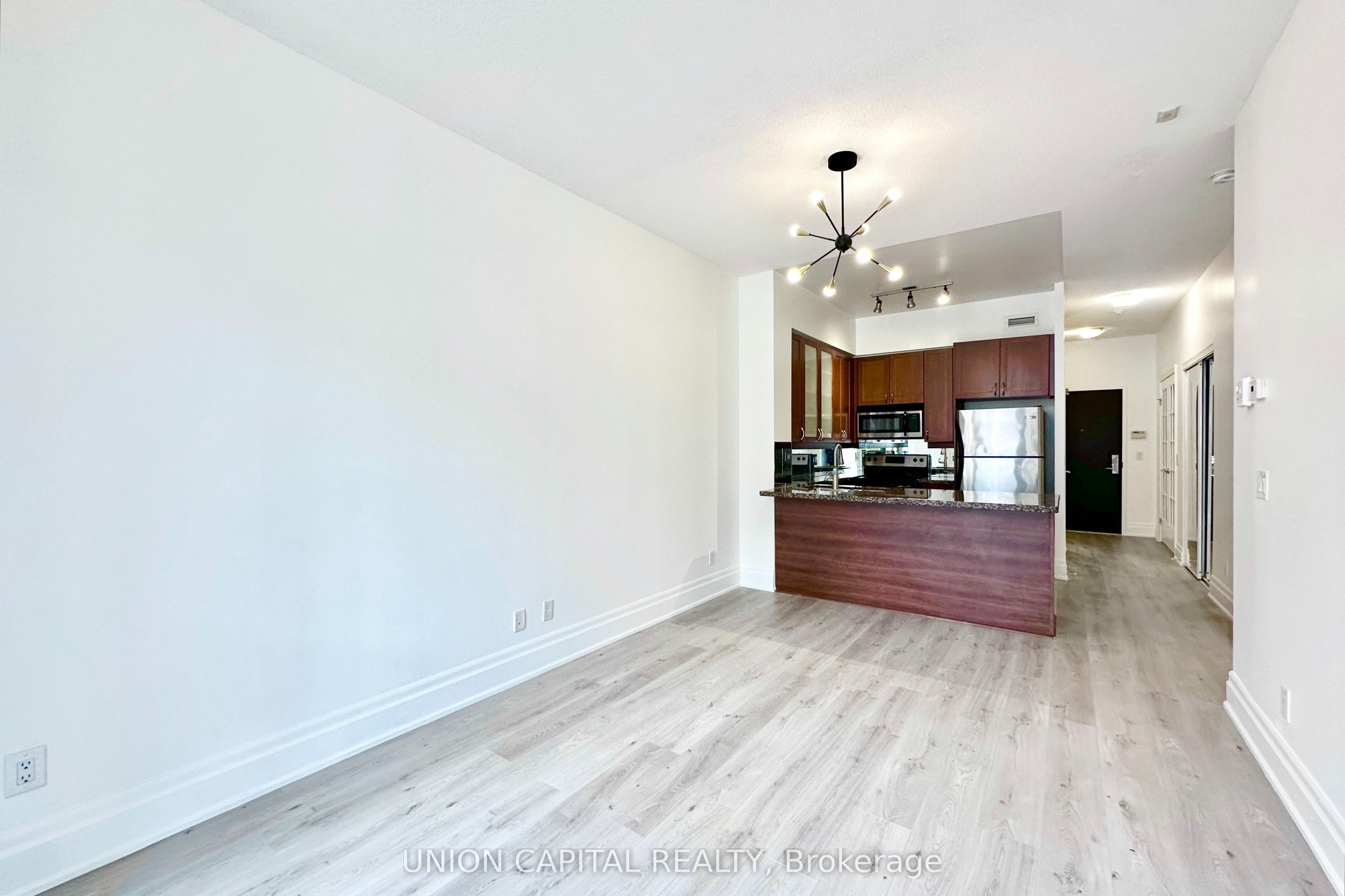 39 Upper Duke Crescent 120 Property Photo 10