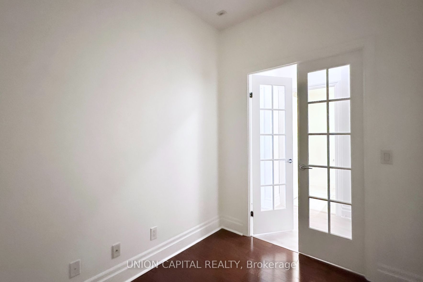 39 Upper Duke Crescent 120 Property Photo 20