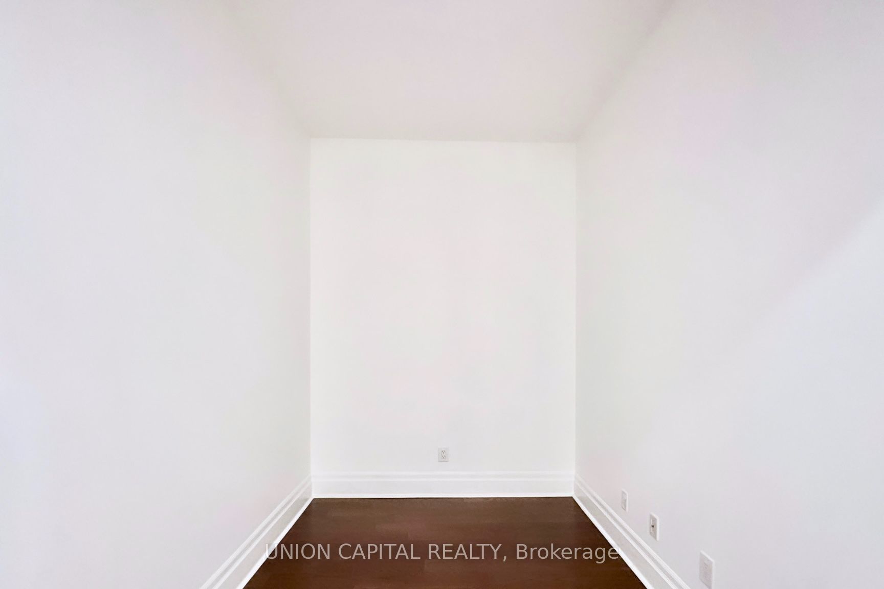 39 Upper Duke Crescent 120 Property Photo 21