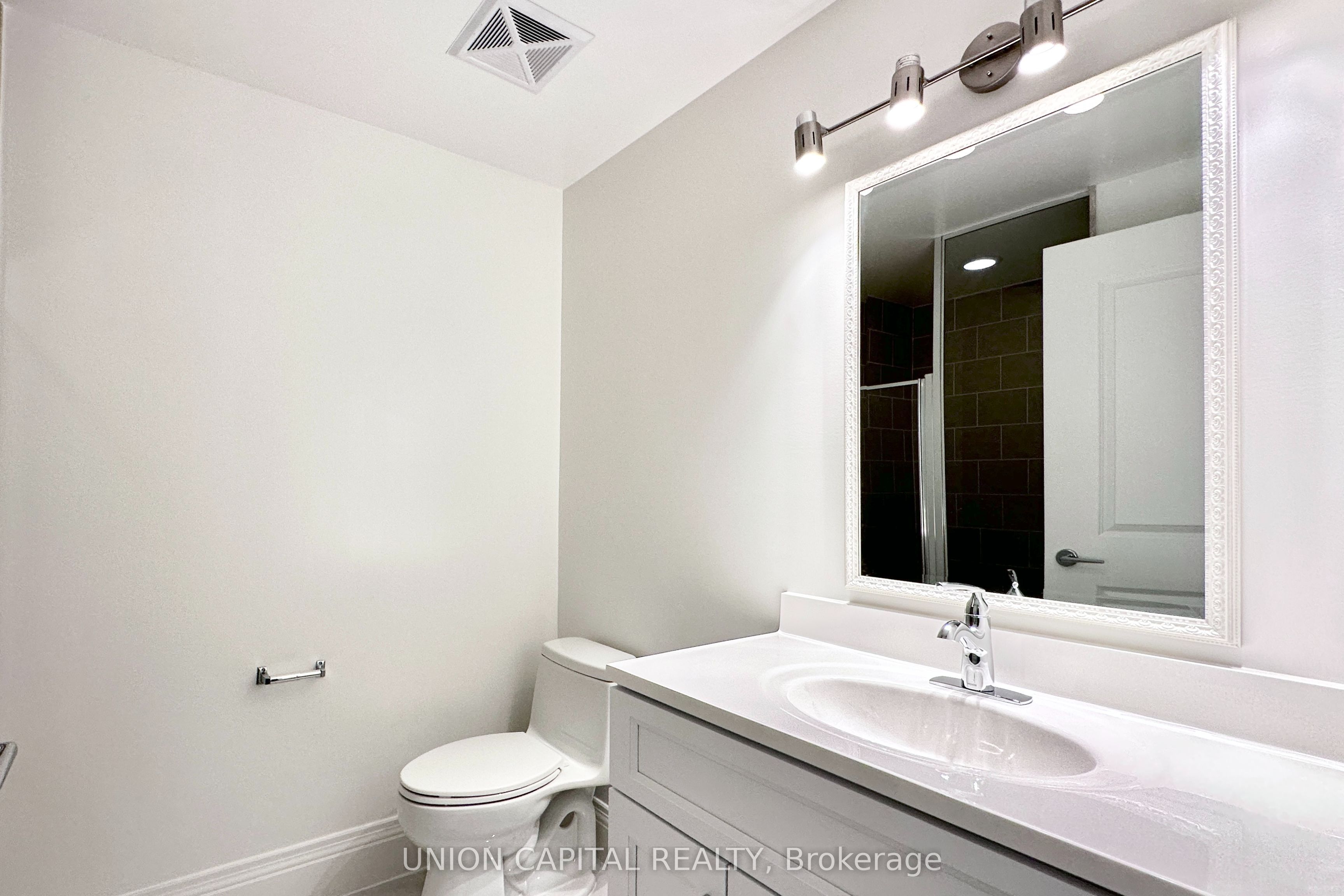 39 Upper Duke Crescent 120 Property Photo 23