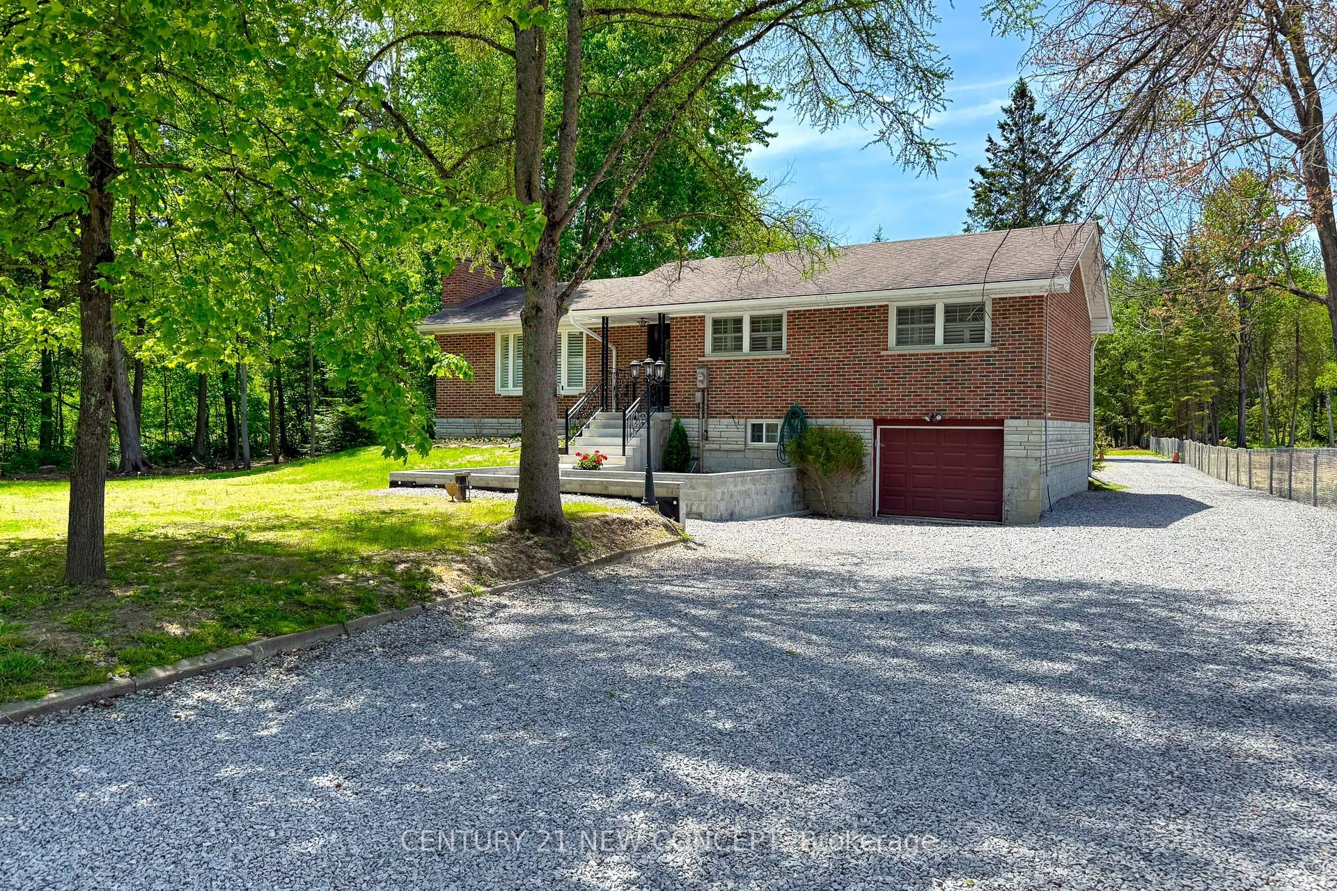 20430 Bathurst Street Property Photo 2