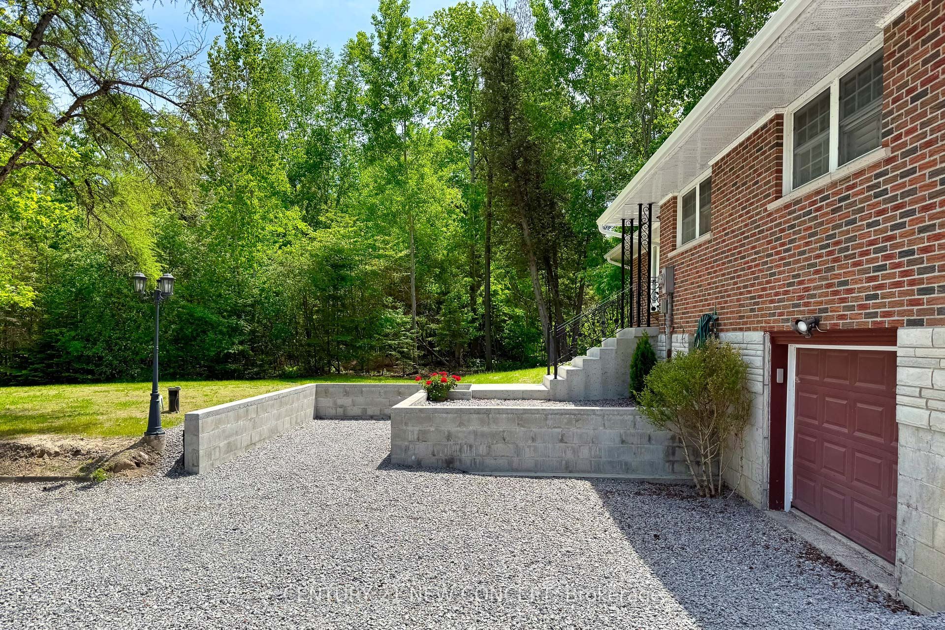 20430 Bathurst Street Property Photo 4