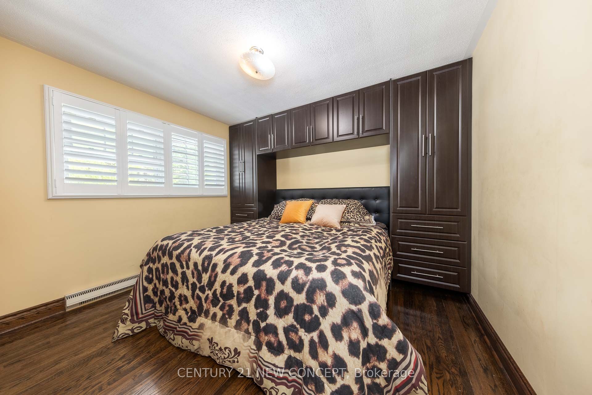 20430 Bathurst Street Property Photo 13