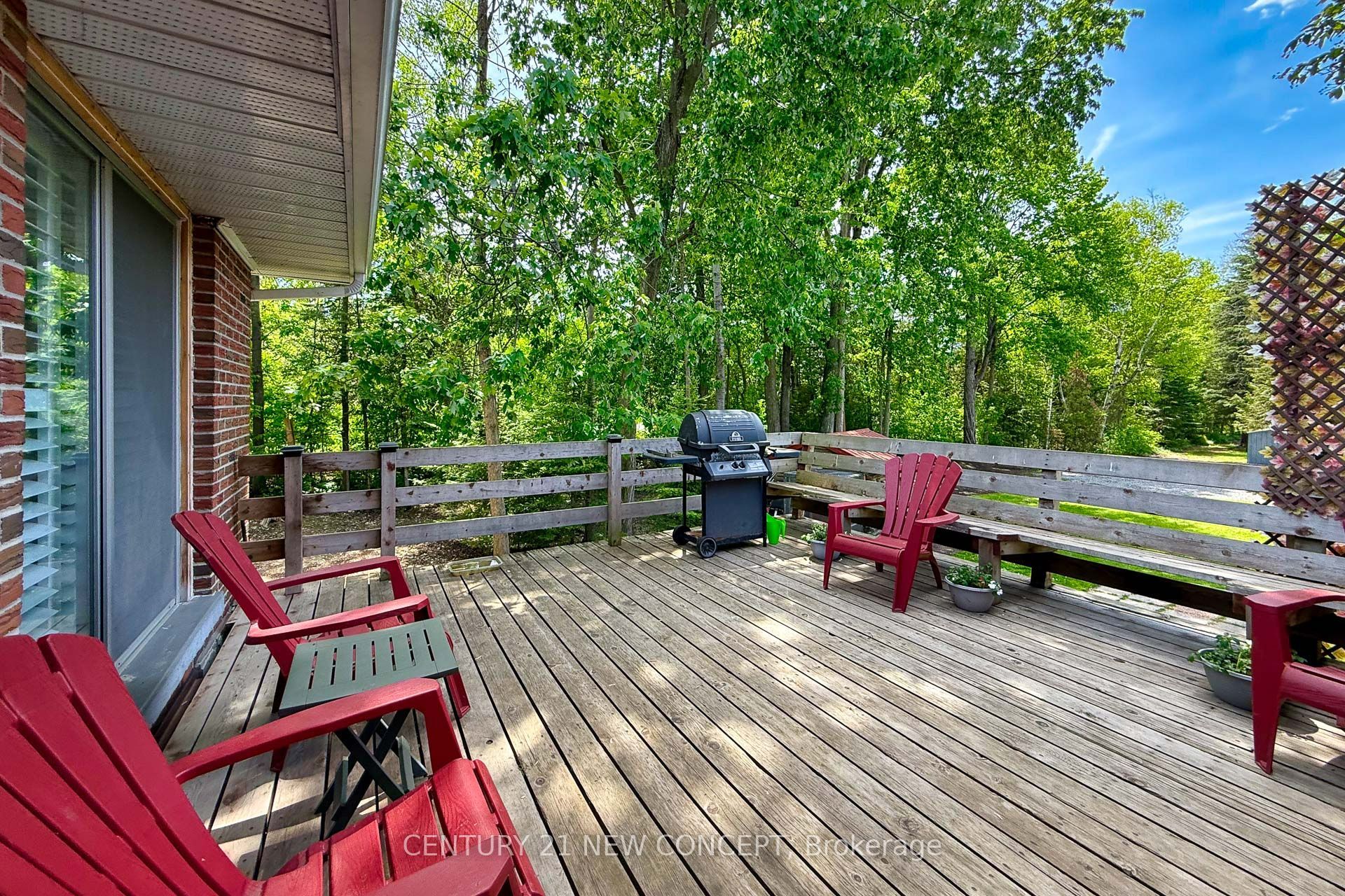 20430 Bathurst Street Property Photo 15