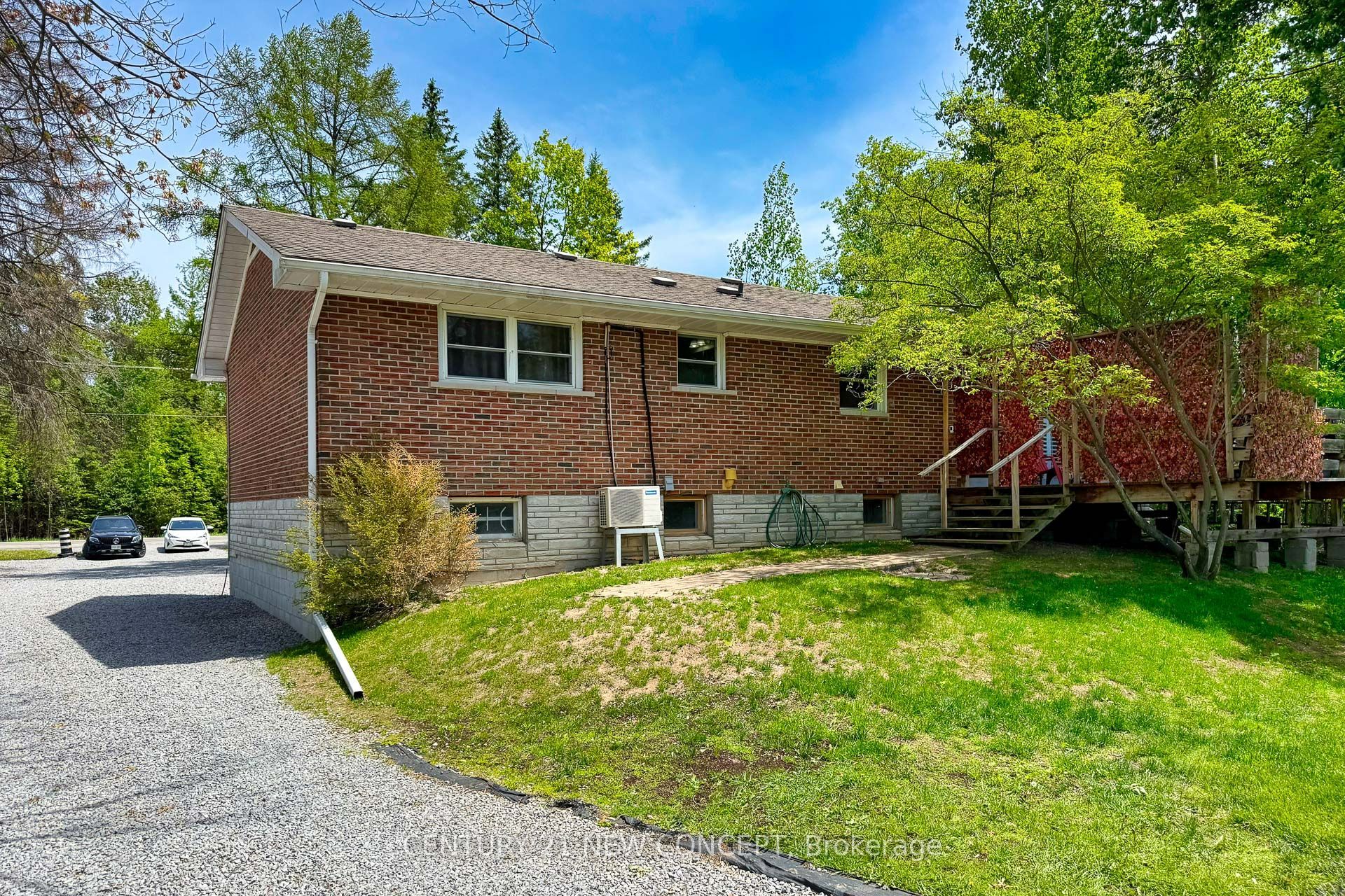20430 Bathurst Street Property Photo 16