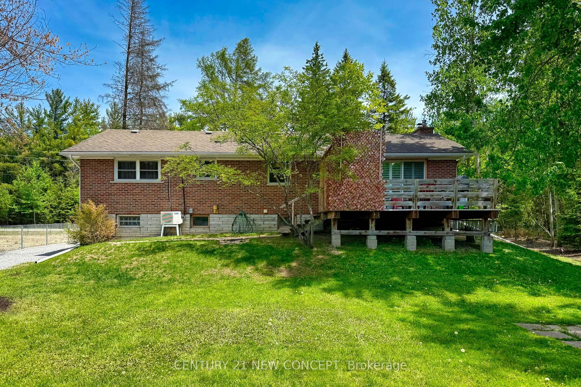 20430 Bathurst Street Property Photo 17