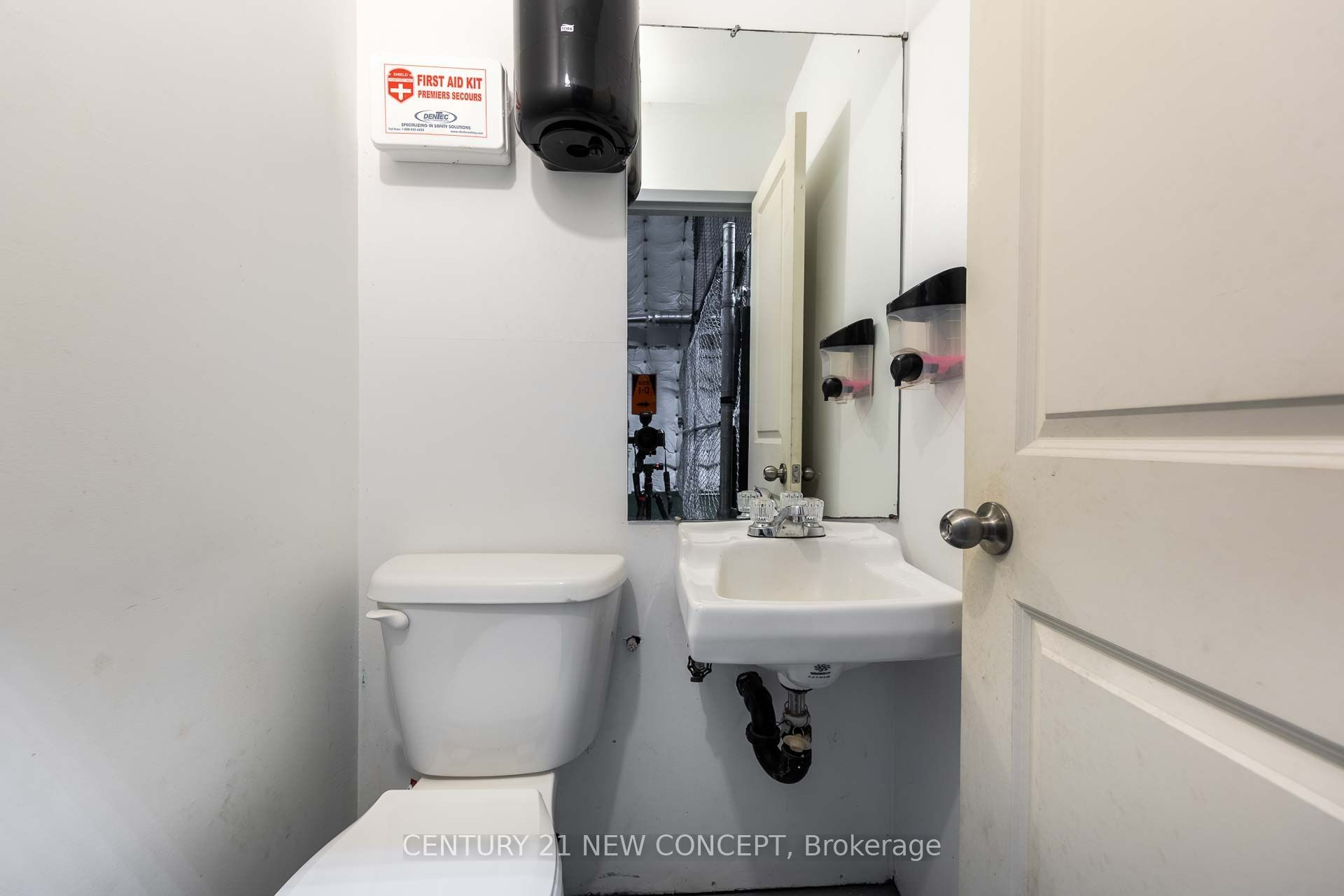 20430 Bathurst Street Property Photo 24