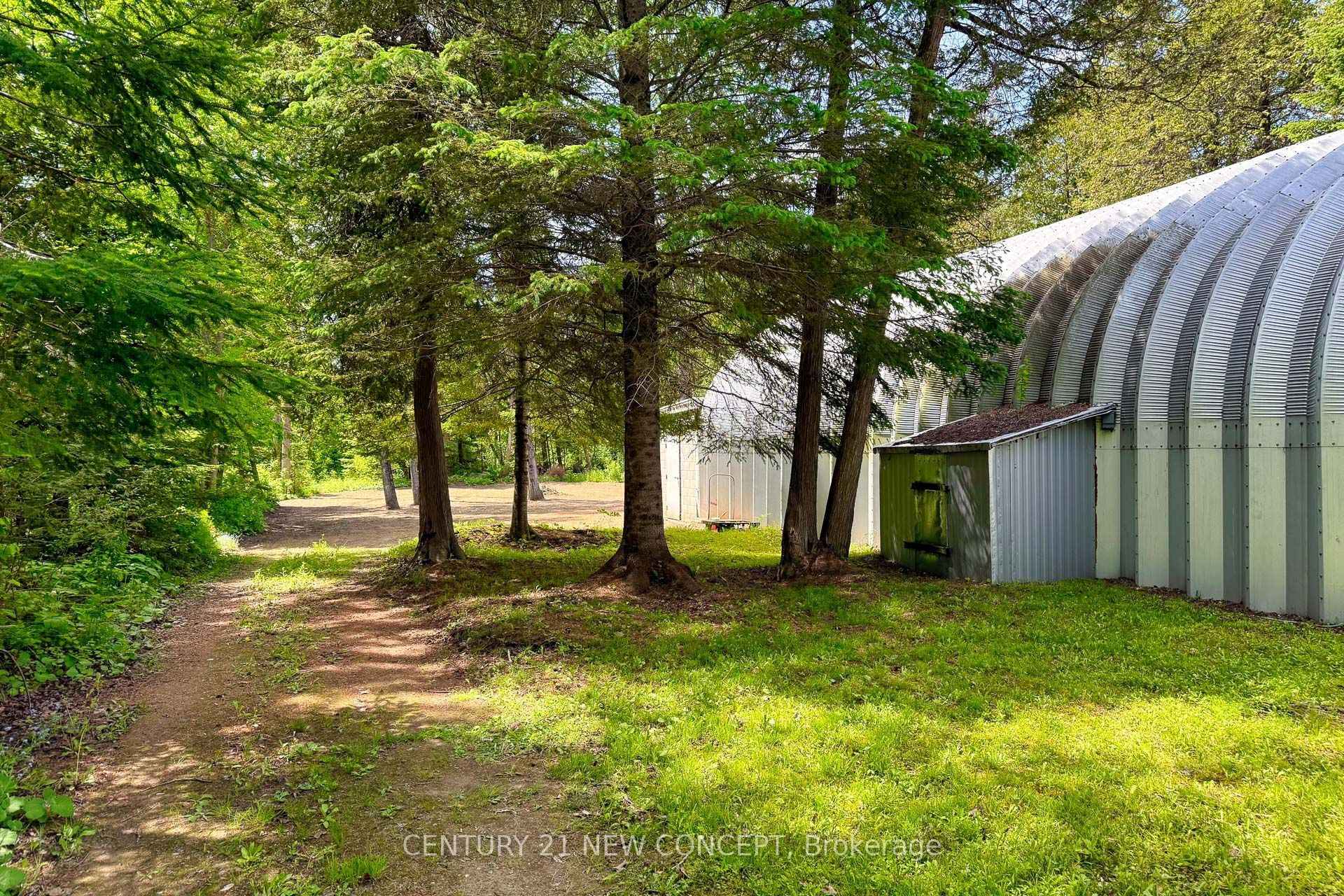 20430 Bathurst Street Property Photo 26