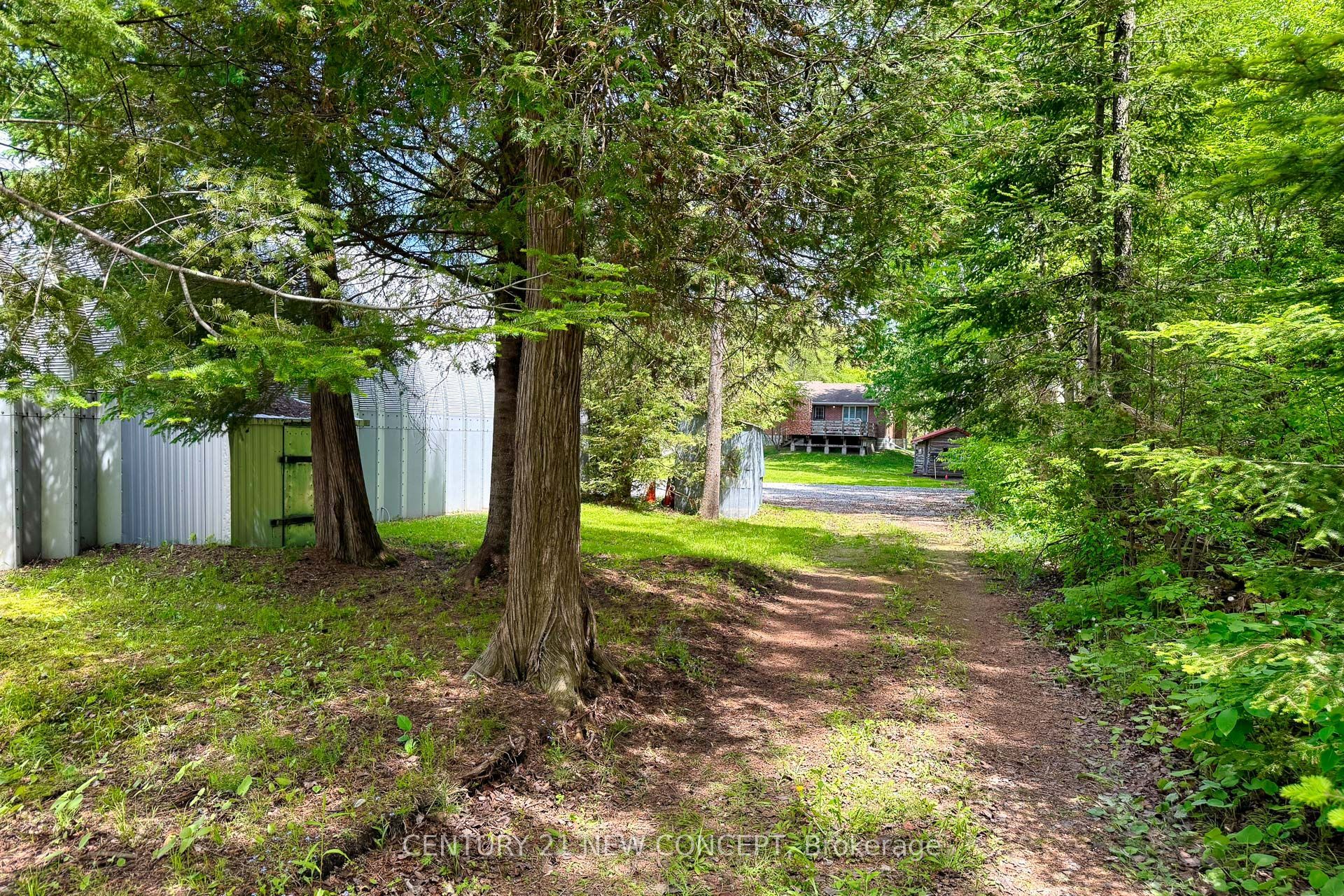 20430 Bathurst Street Property Photo 29