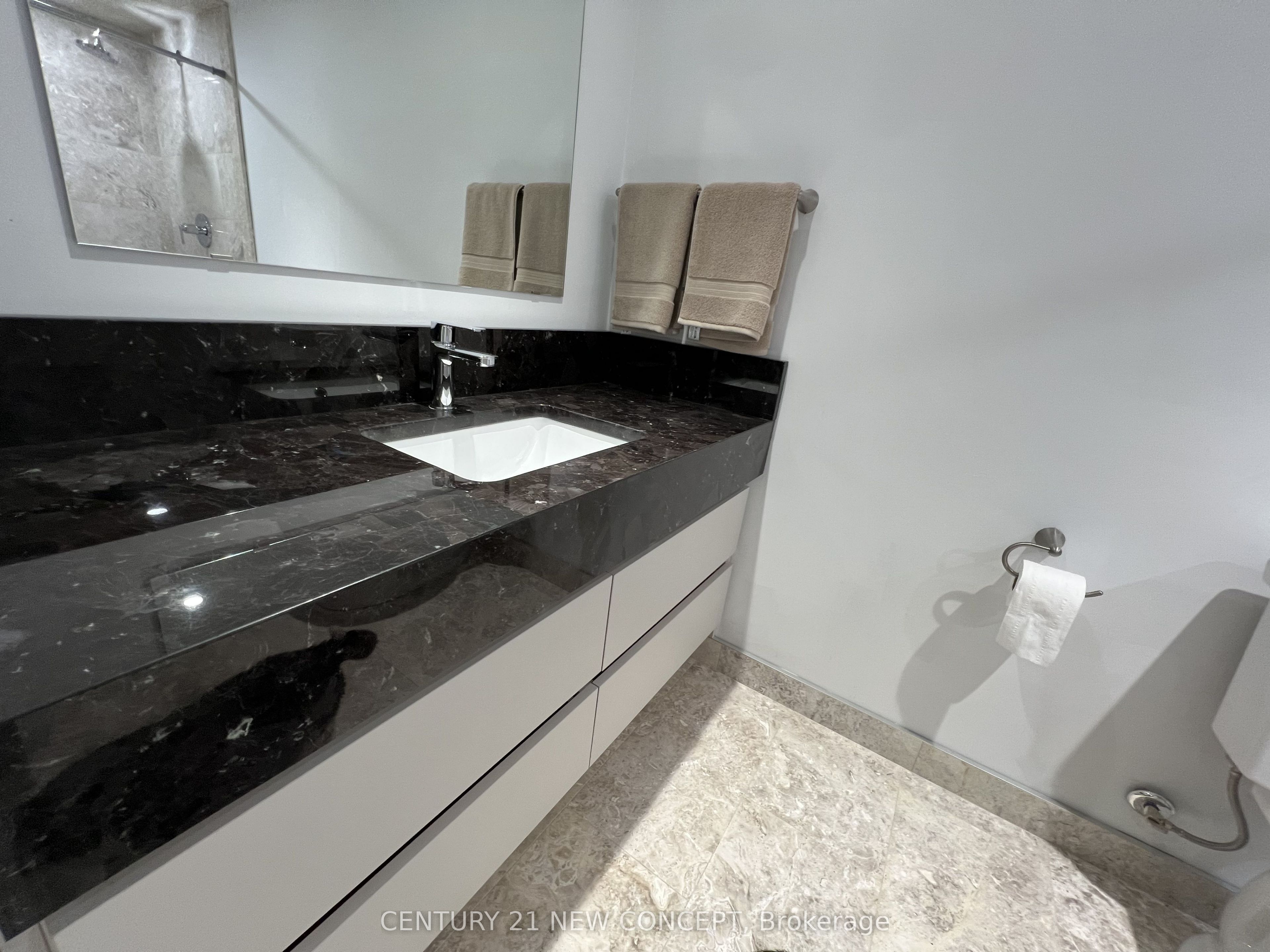 20430 Bathurst Street Property Photo 36