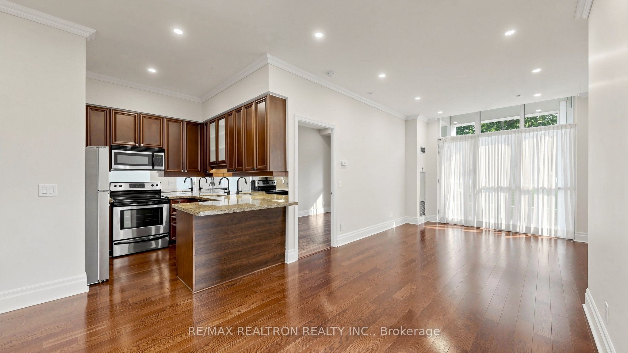 39 Upper Duke Crescent 116c Property Photo 2