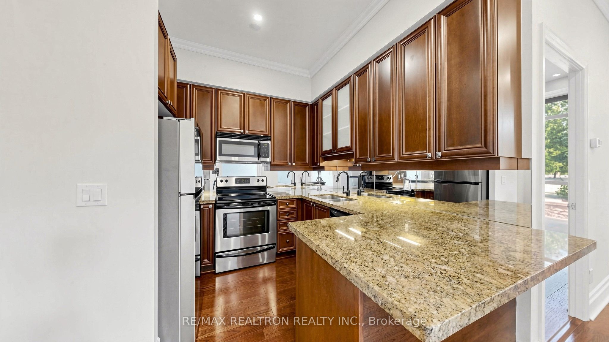 39 Upper Duke Crescent 116c Property Photo 5