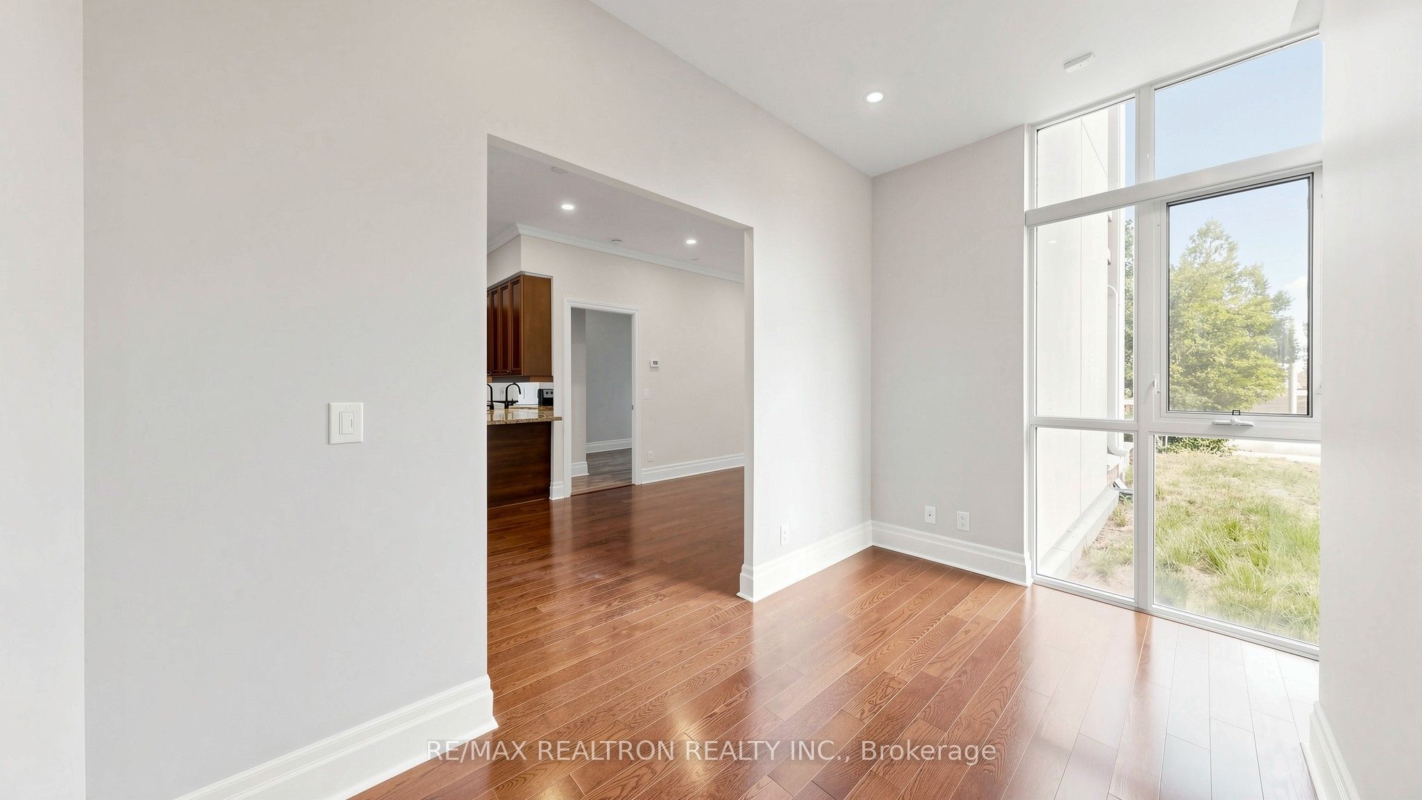 39 Upper Duke Crescent 116c Property Photo 8