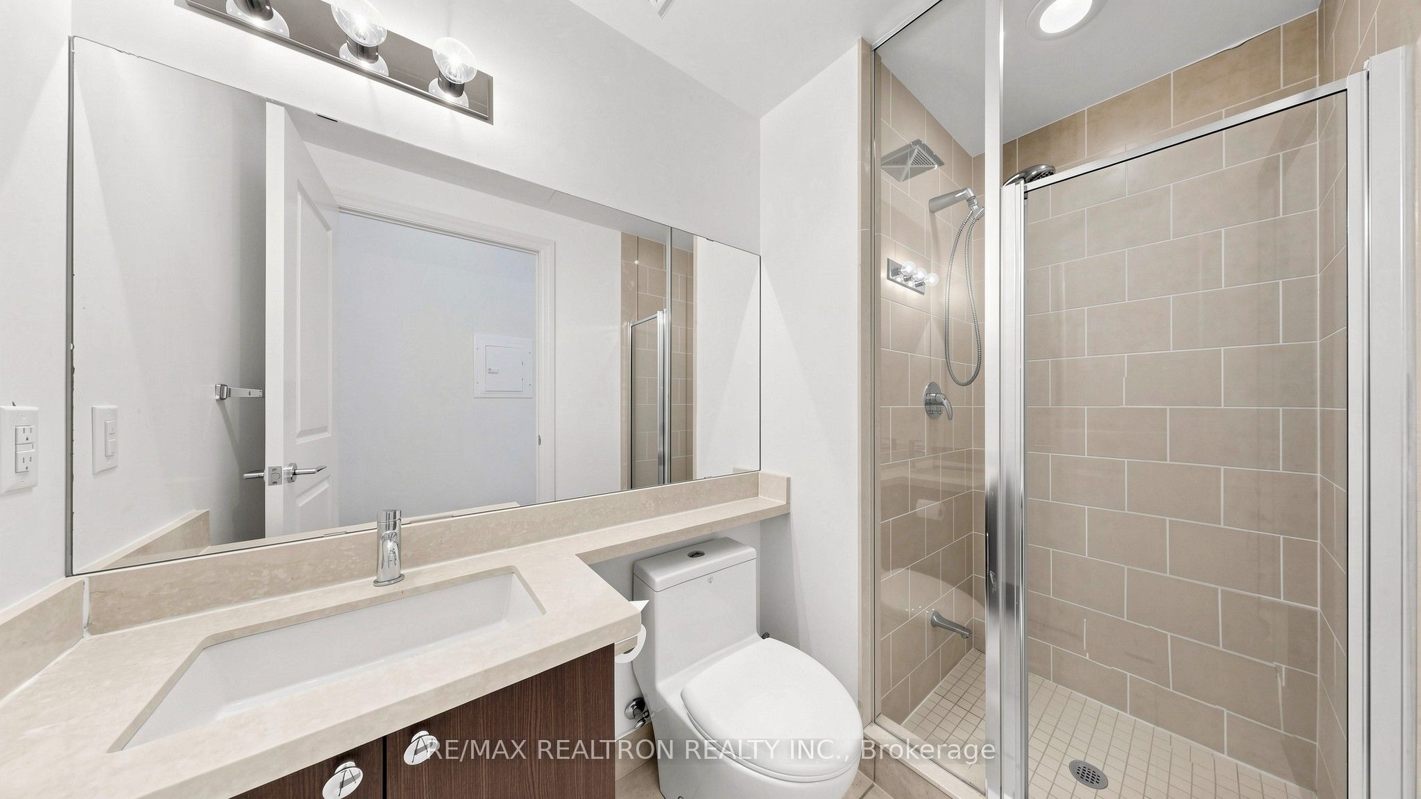 39 Upper Duke Crescent 116c Property Photo 14
