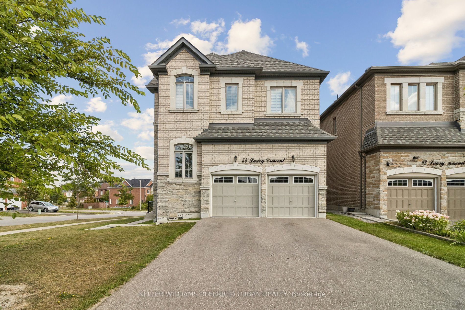 54 Leary Crescent