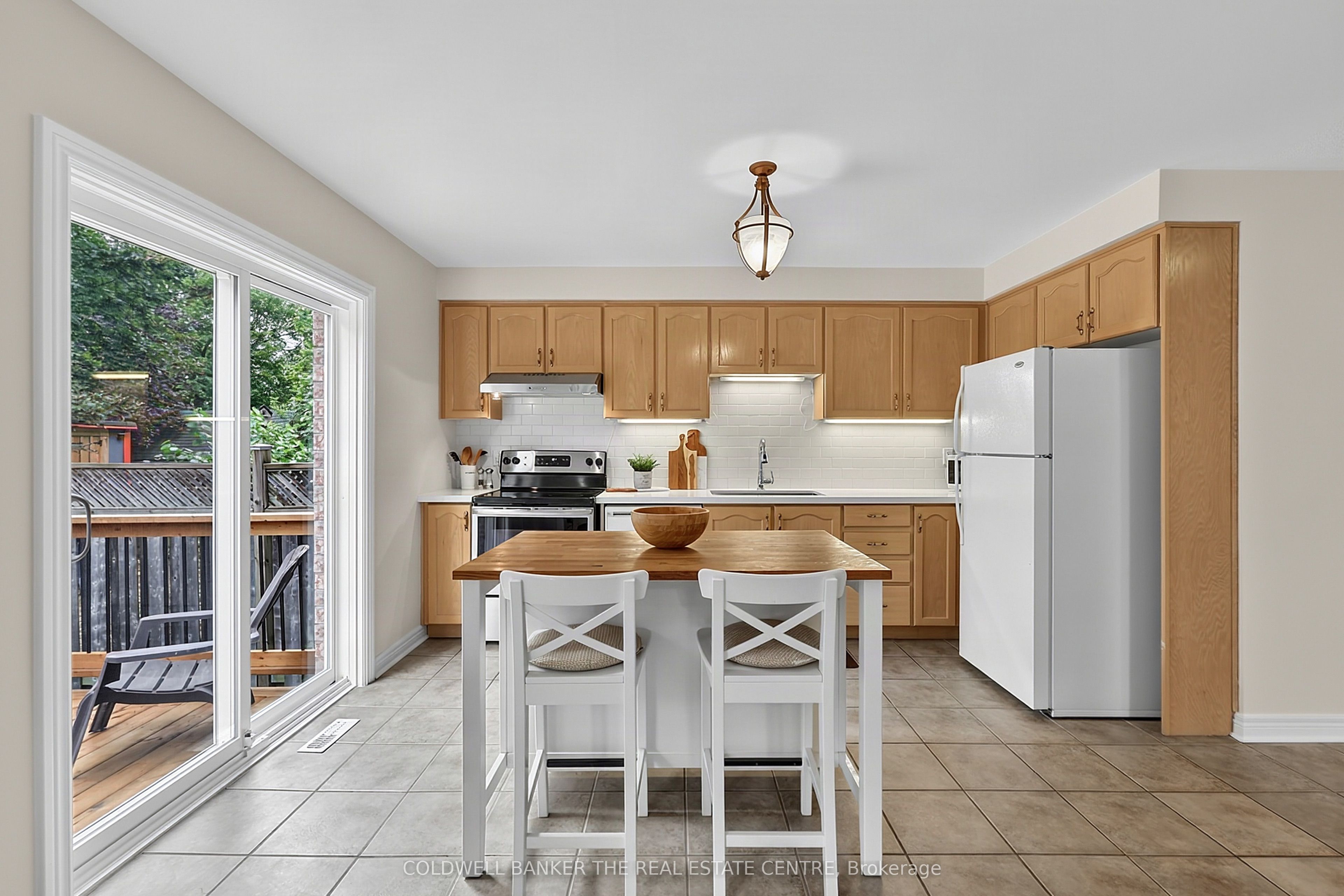 37 Rainbow Court Property Photo 14