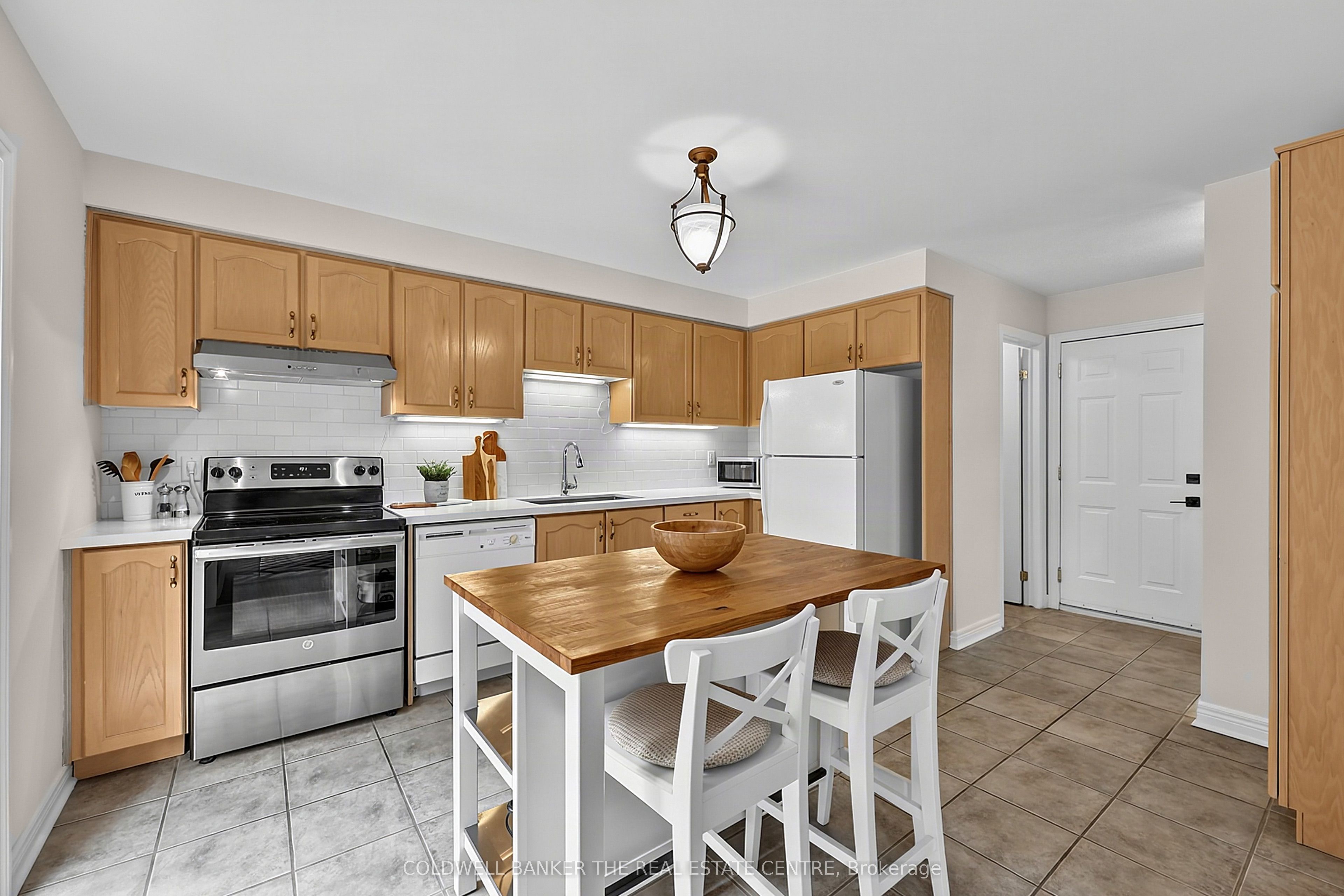 37 Rainbow Court Property Photo 15