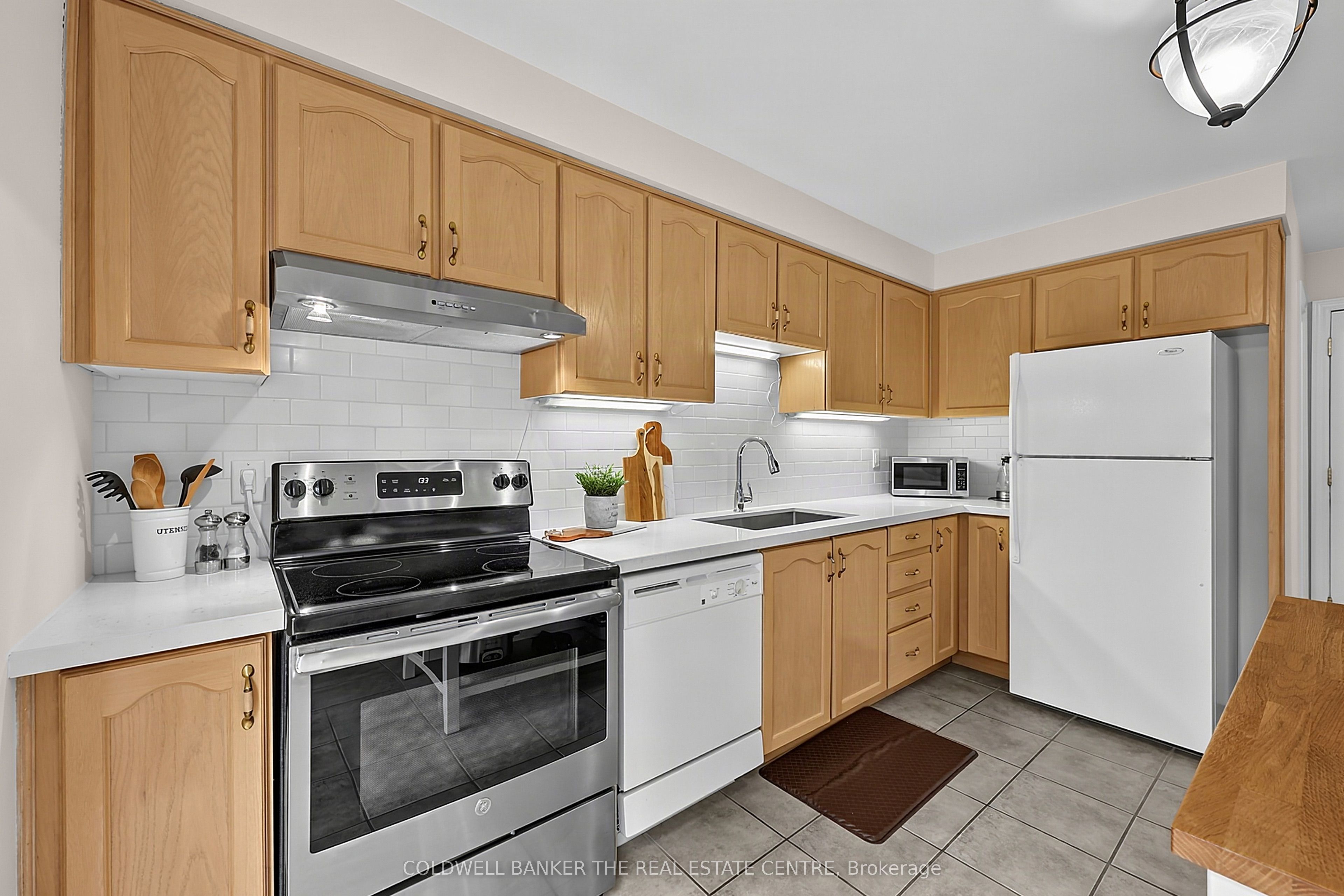 37 Rainbow Court Property Photo 16