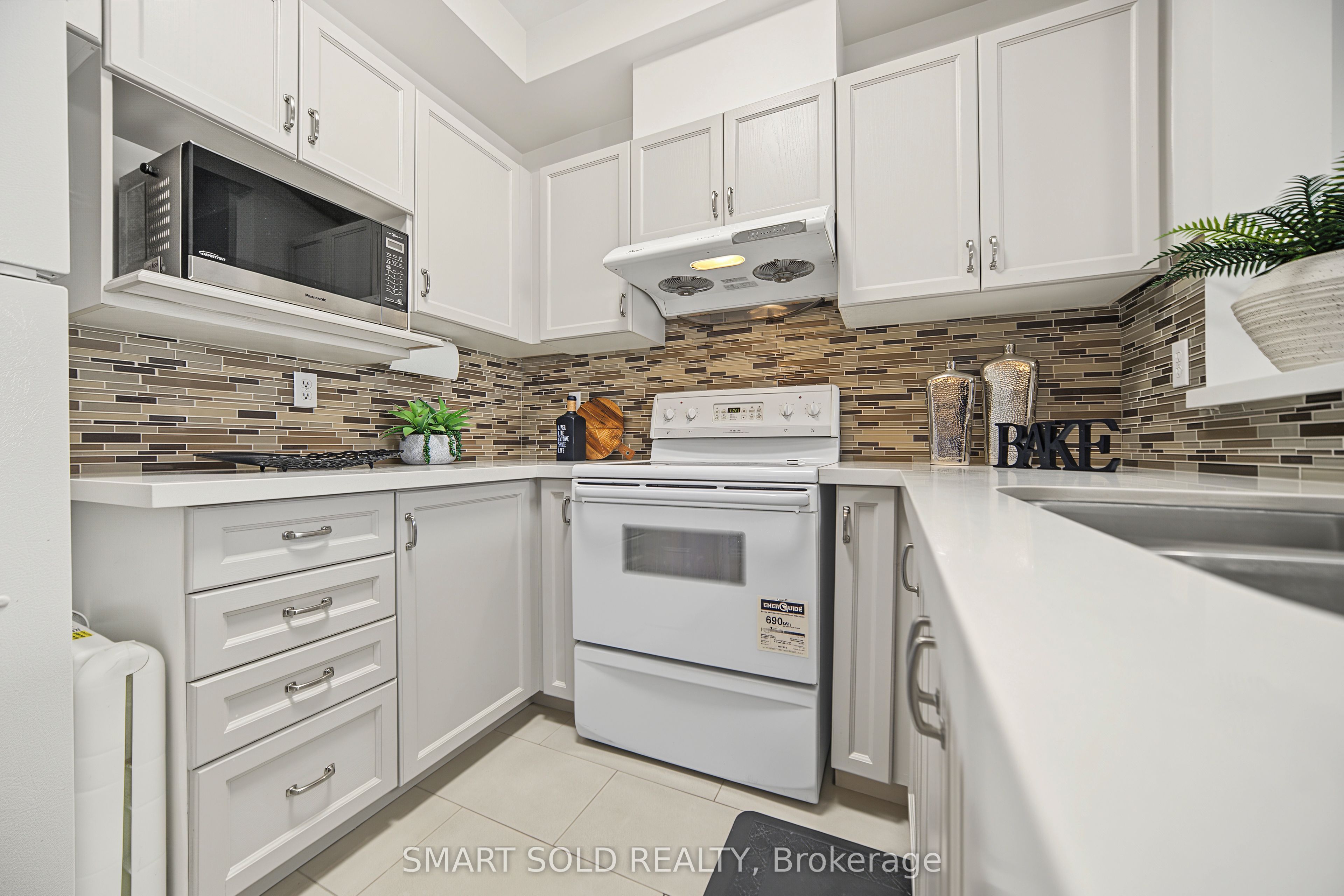 12 John Gary Drive Property Photo 7