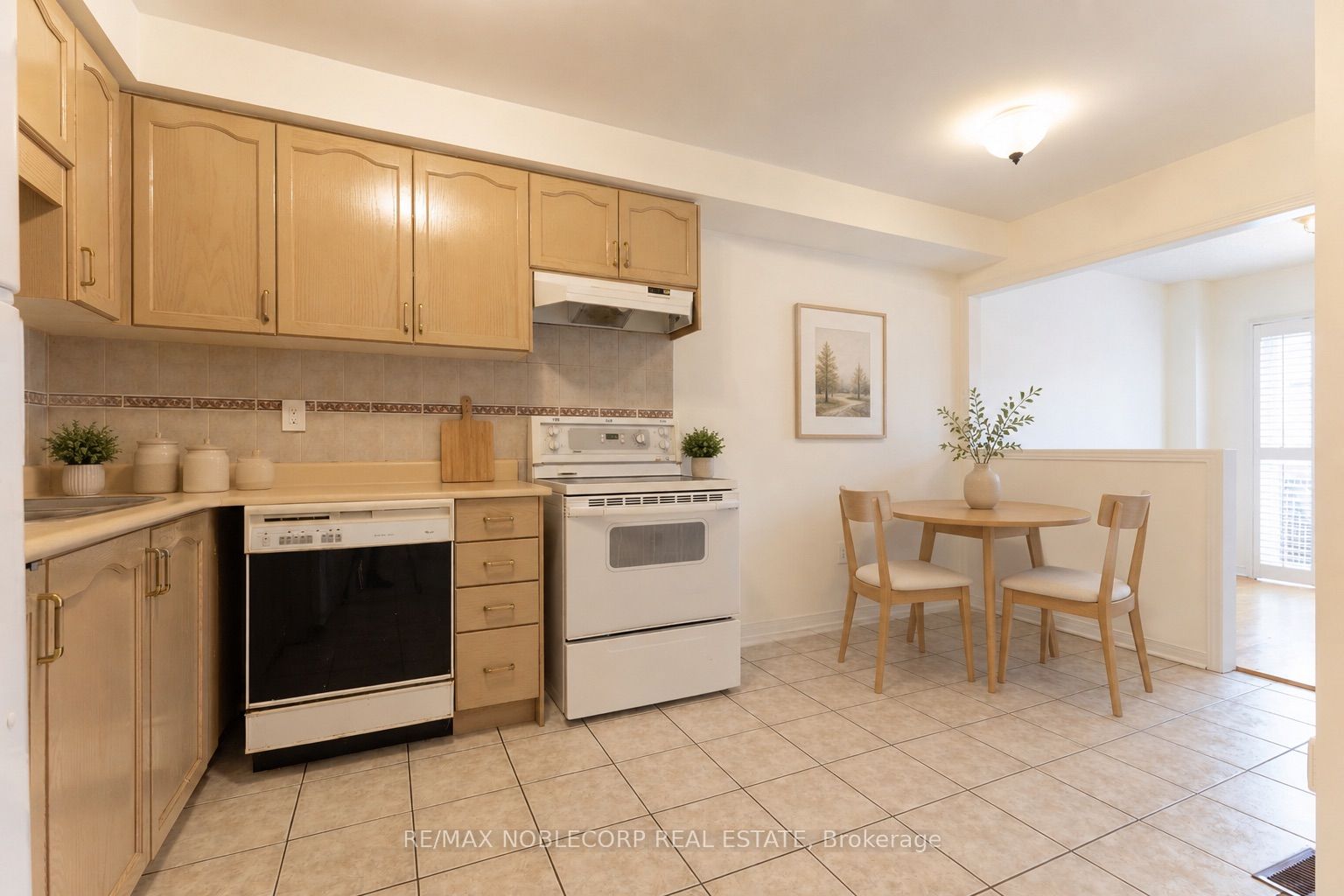28 Opera Place Property Photo 4