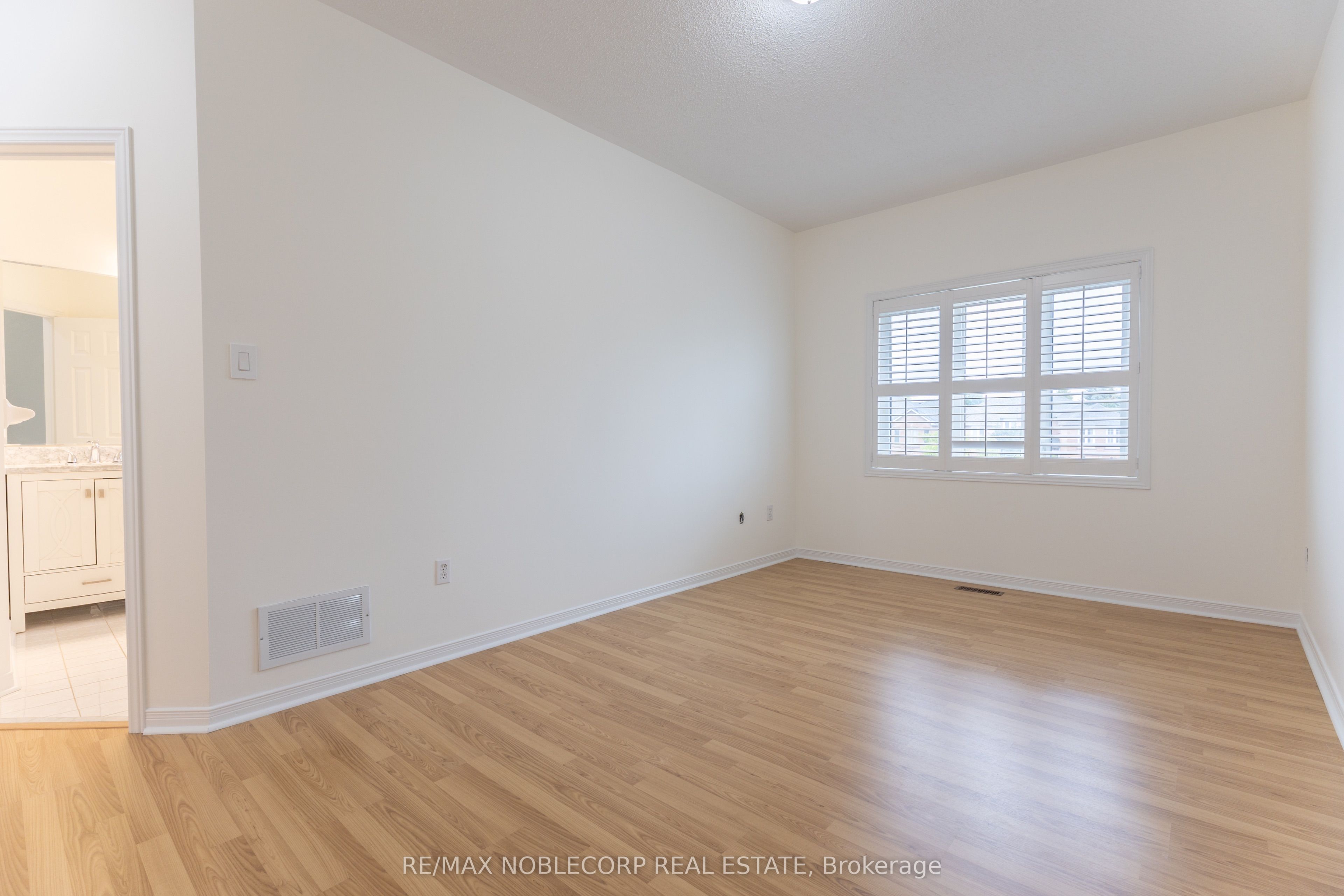 28 Opera Place Property Photo 26