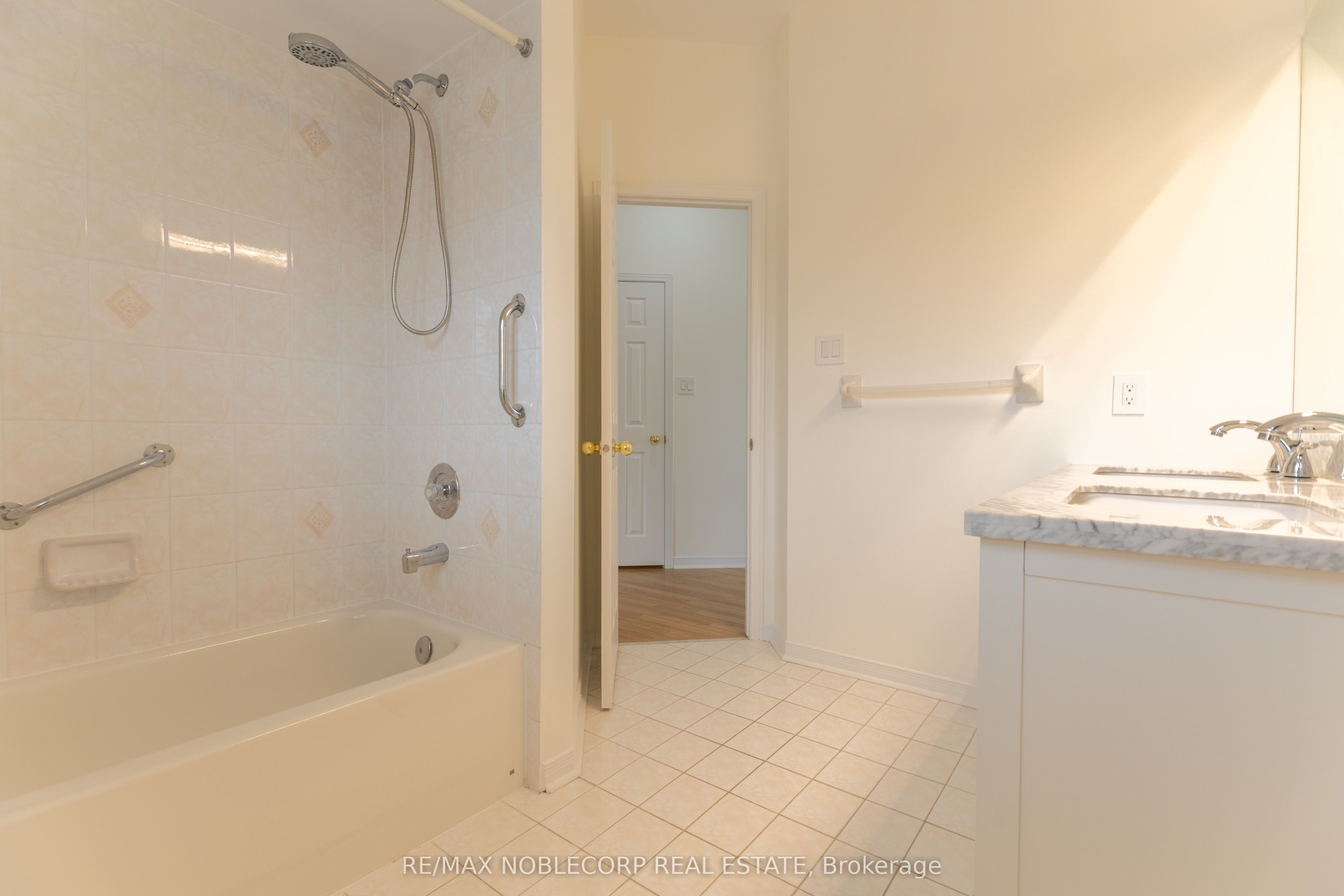 28 Opera Place Property Photo 30
