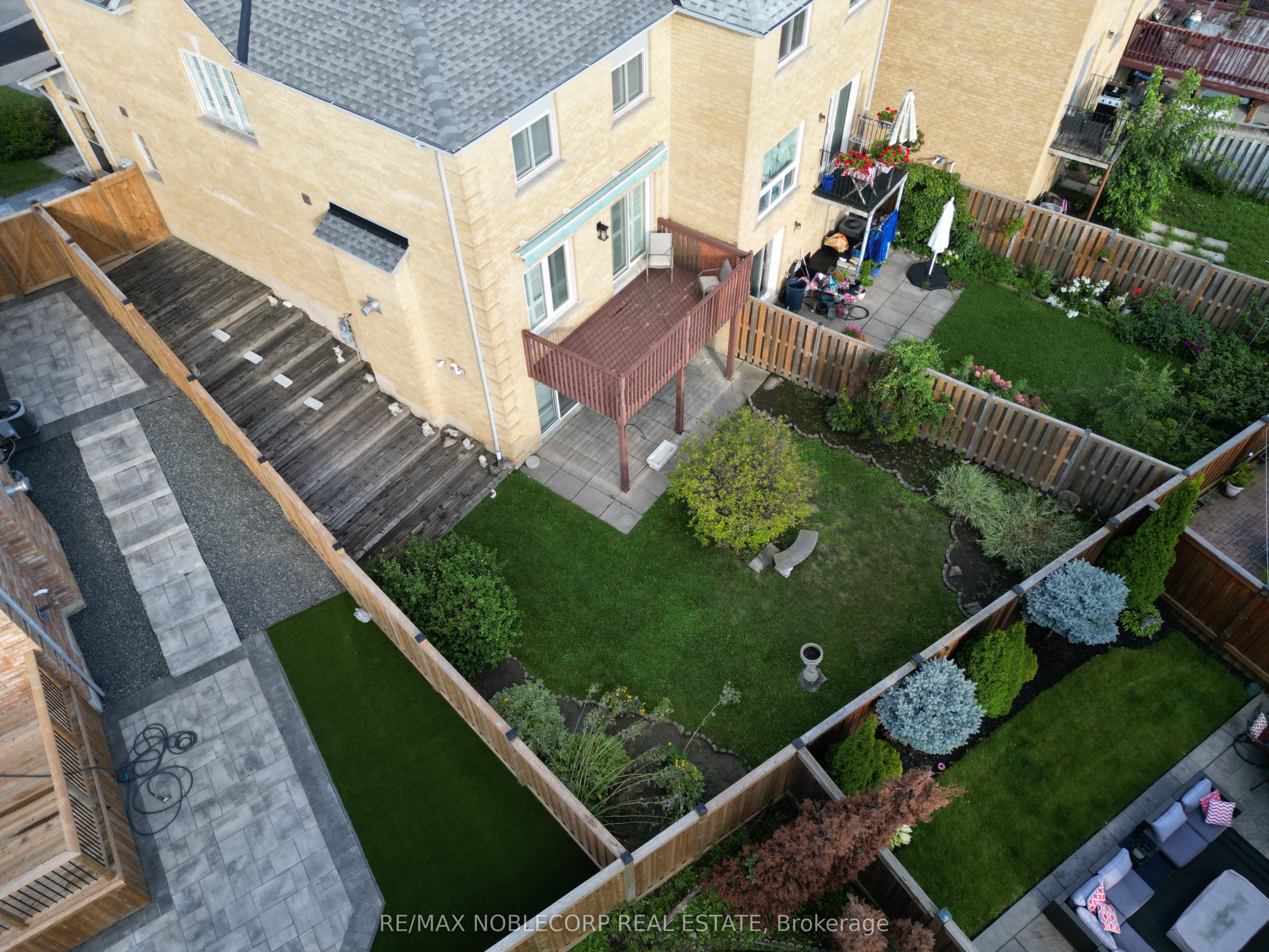28 Opera Place Property Photo 41