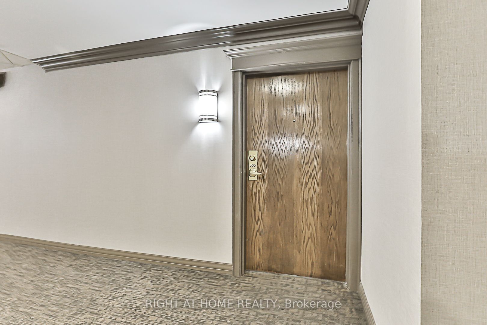 8 Maison Parc Court 305 Property Photo 6