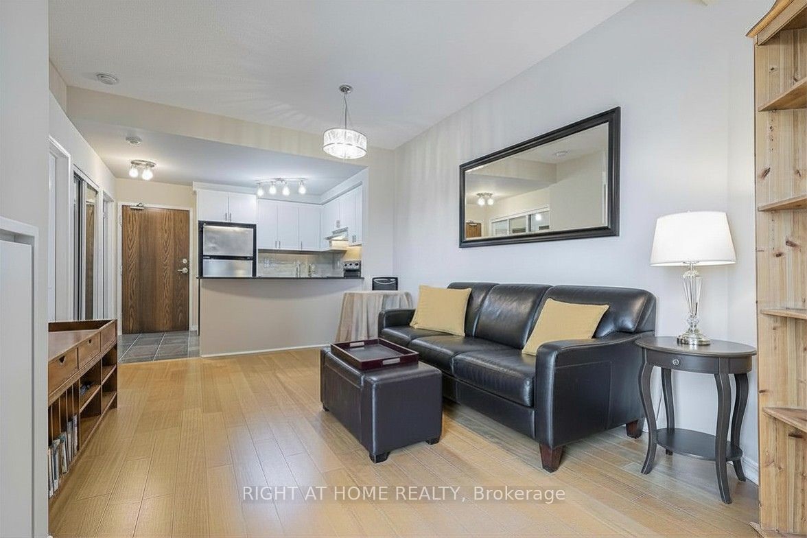 8 Maison Parc Court 305 Property Photo 12