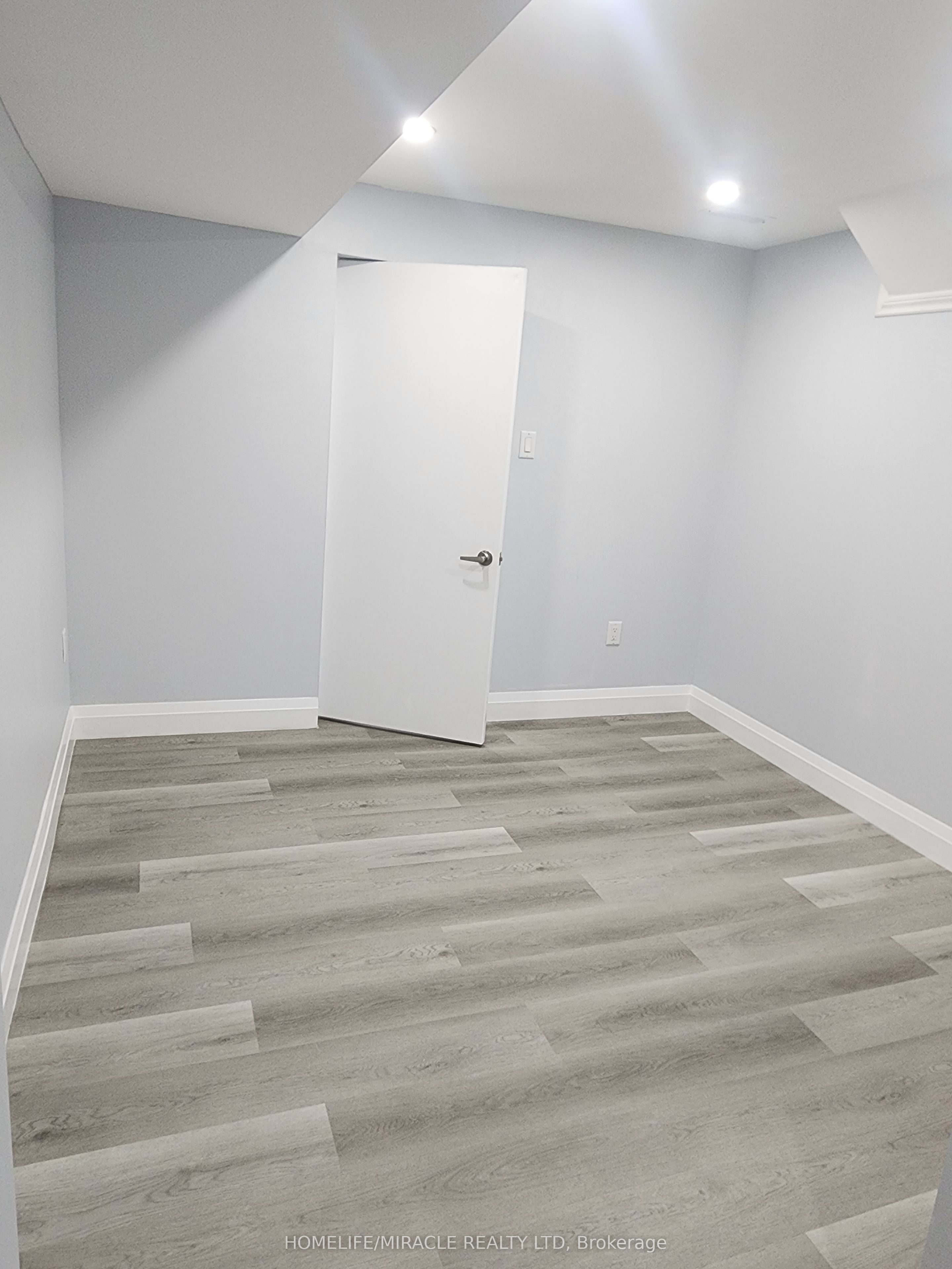 1607 Emberton Way Property Photo 12