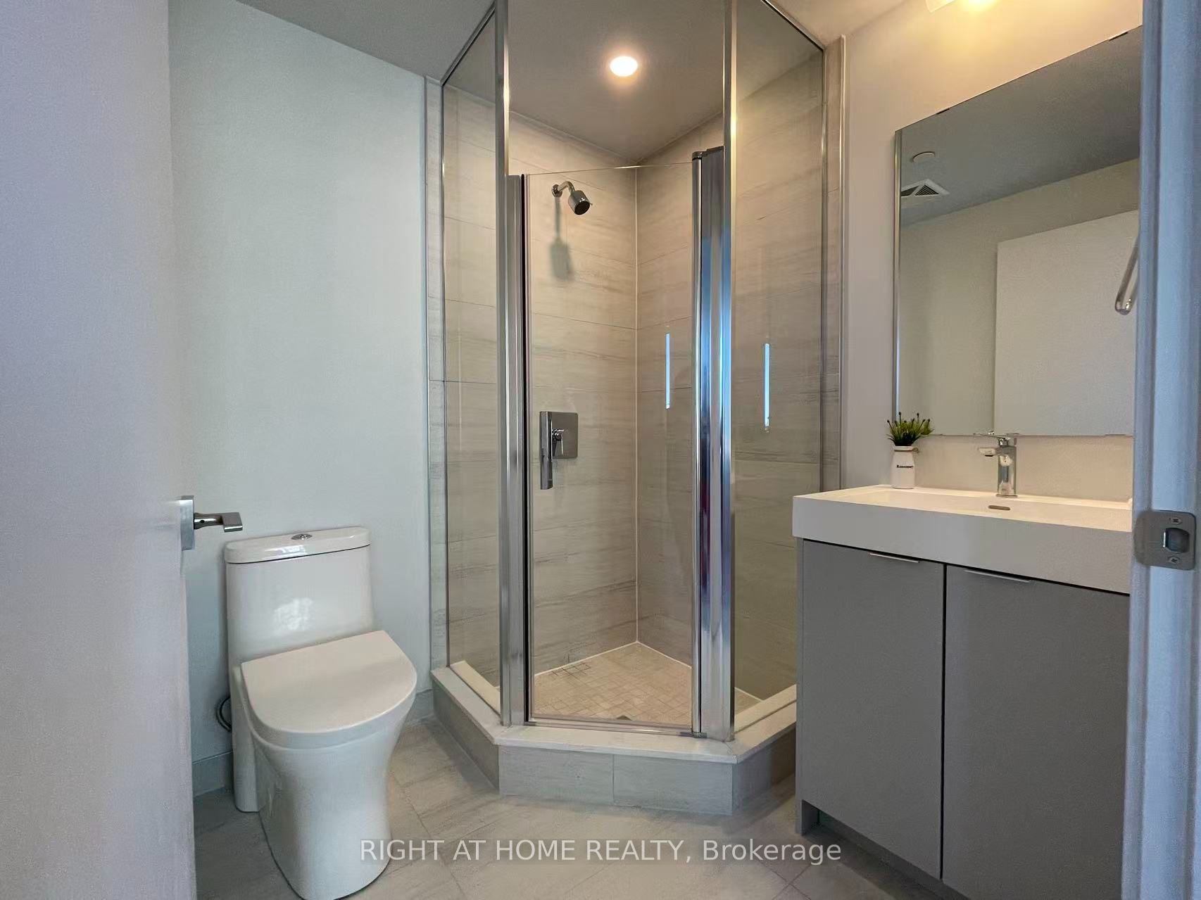 2920 Highway 7 1606 Property Photo 10