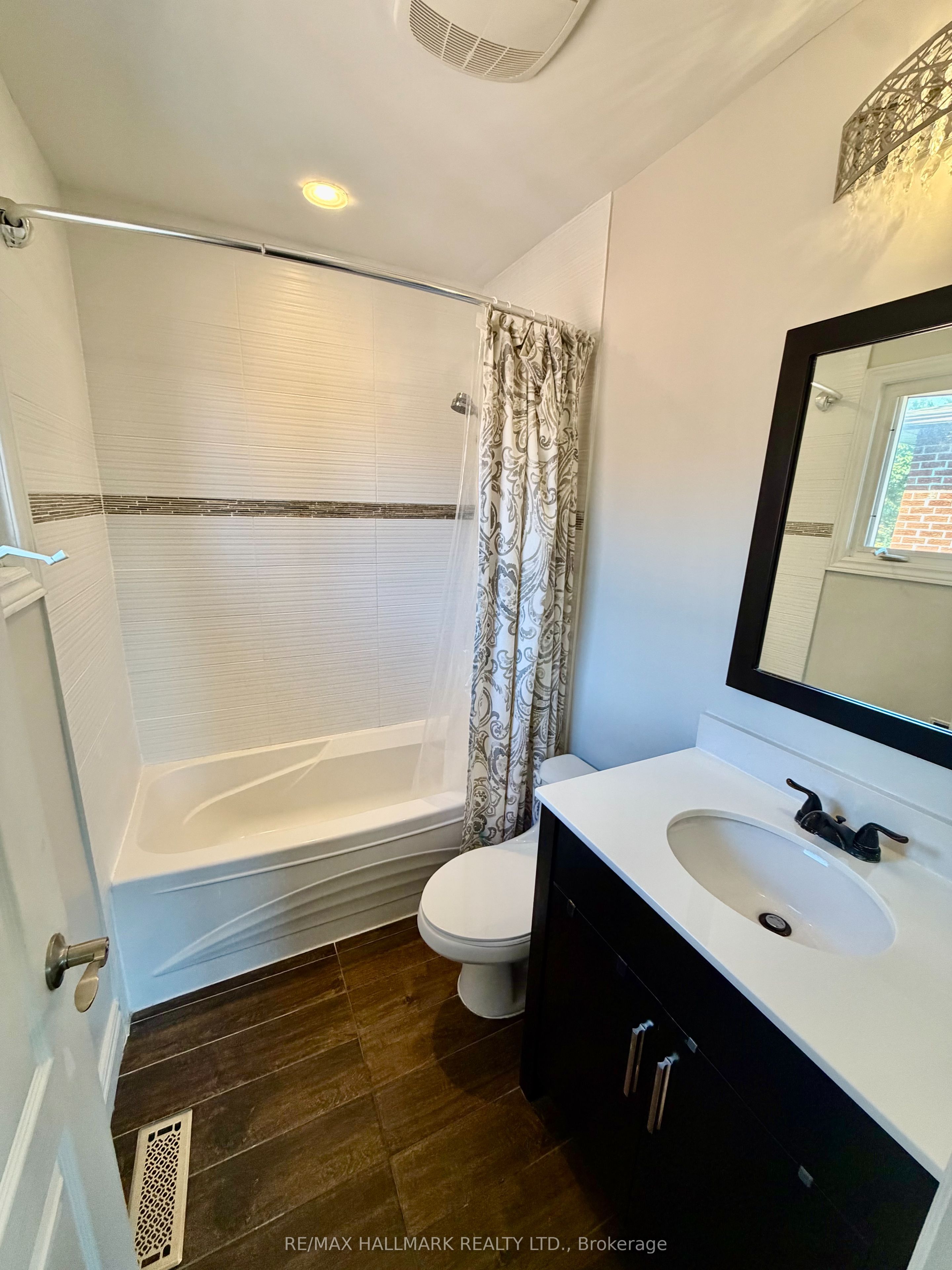 27 Pugsley Avenue Property Photo 15