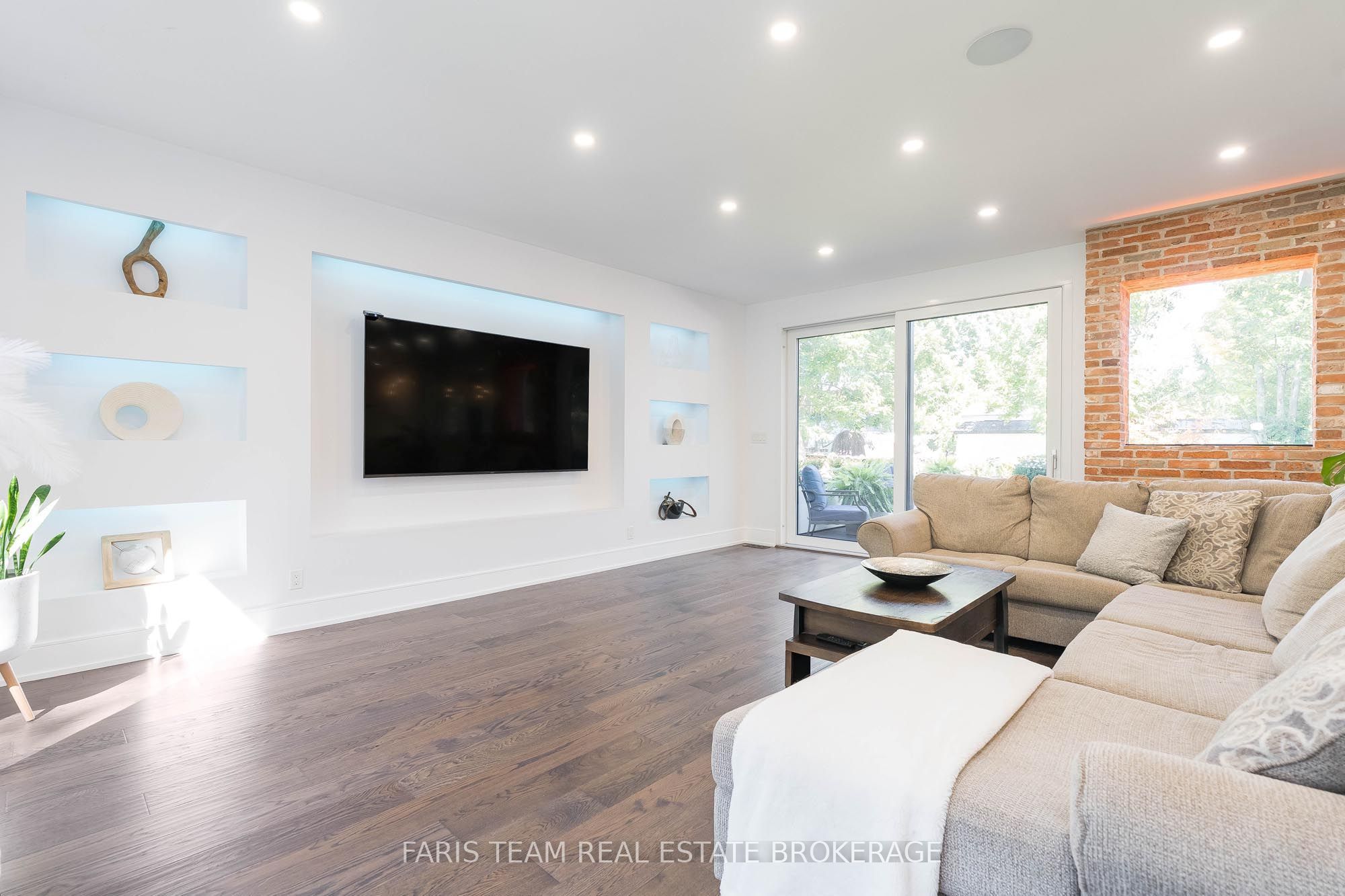 3951 Alberta Avenue Property Photo 14