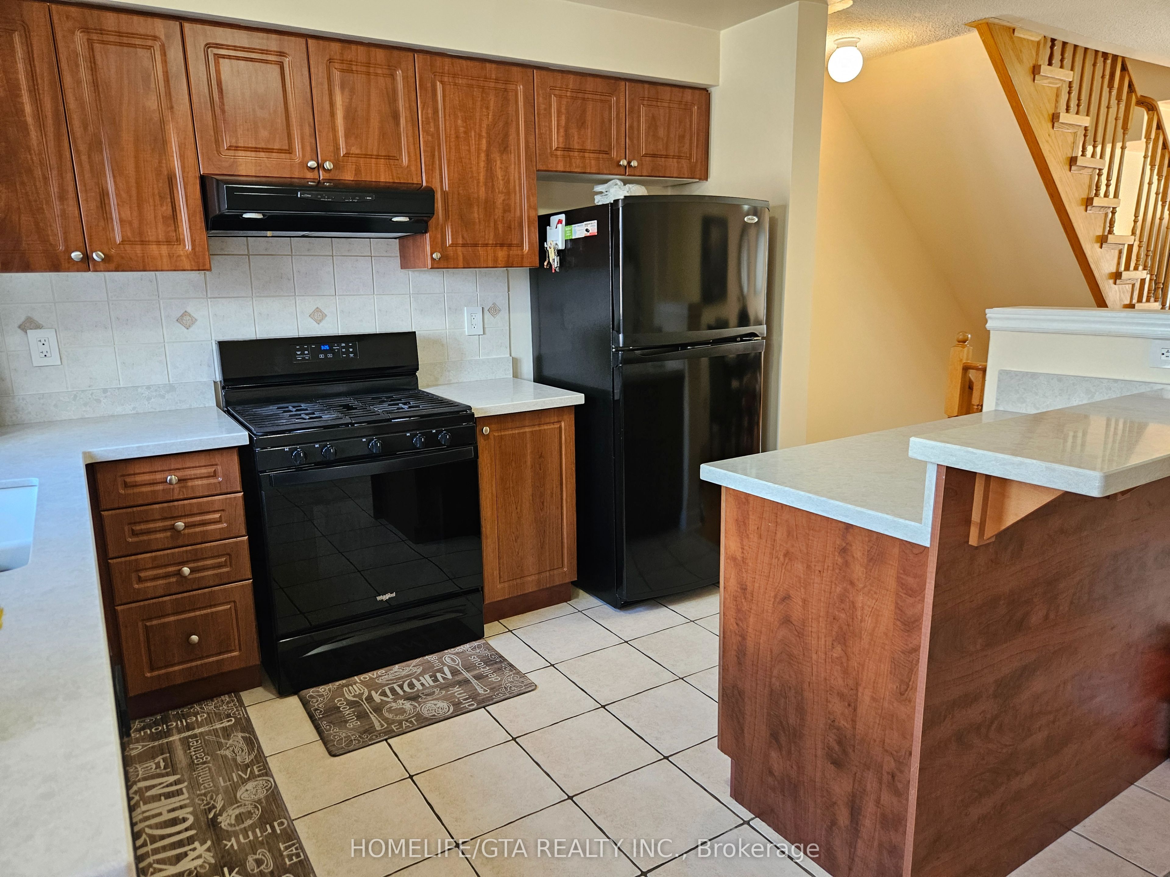 2532 Bur Oak Avenue Property Photo 6
