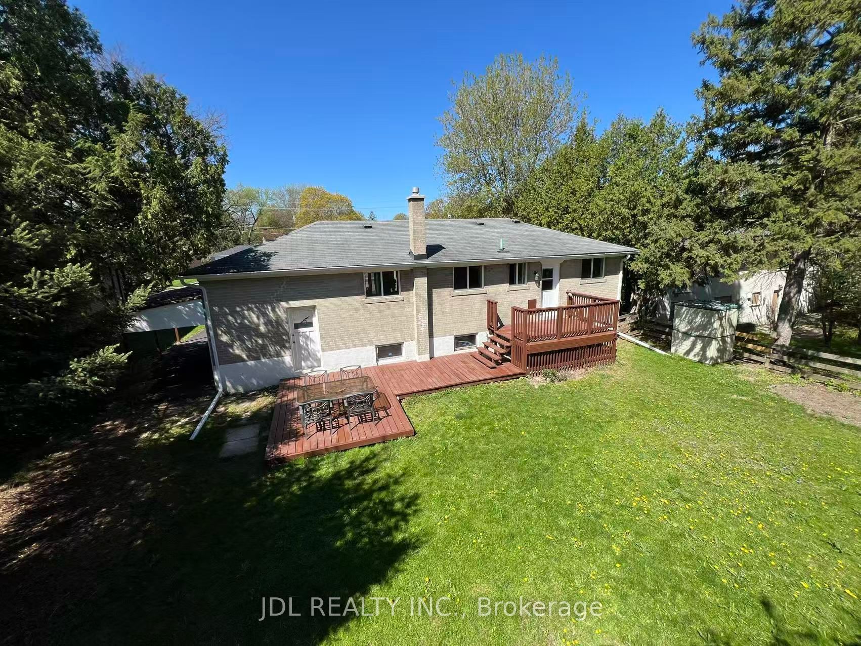 105 Park Avenue Property Photo 35