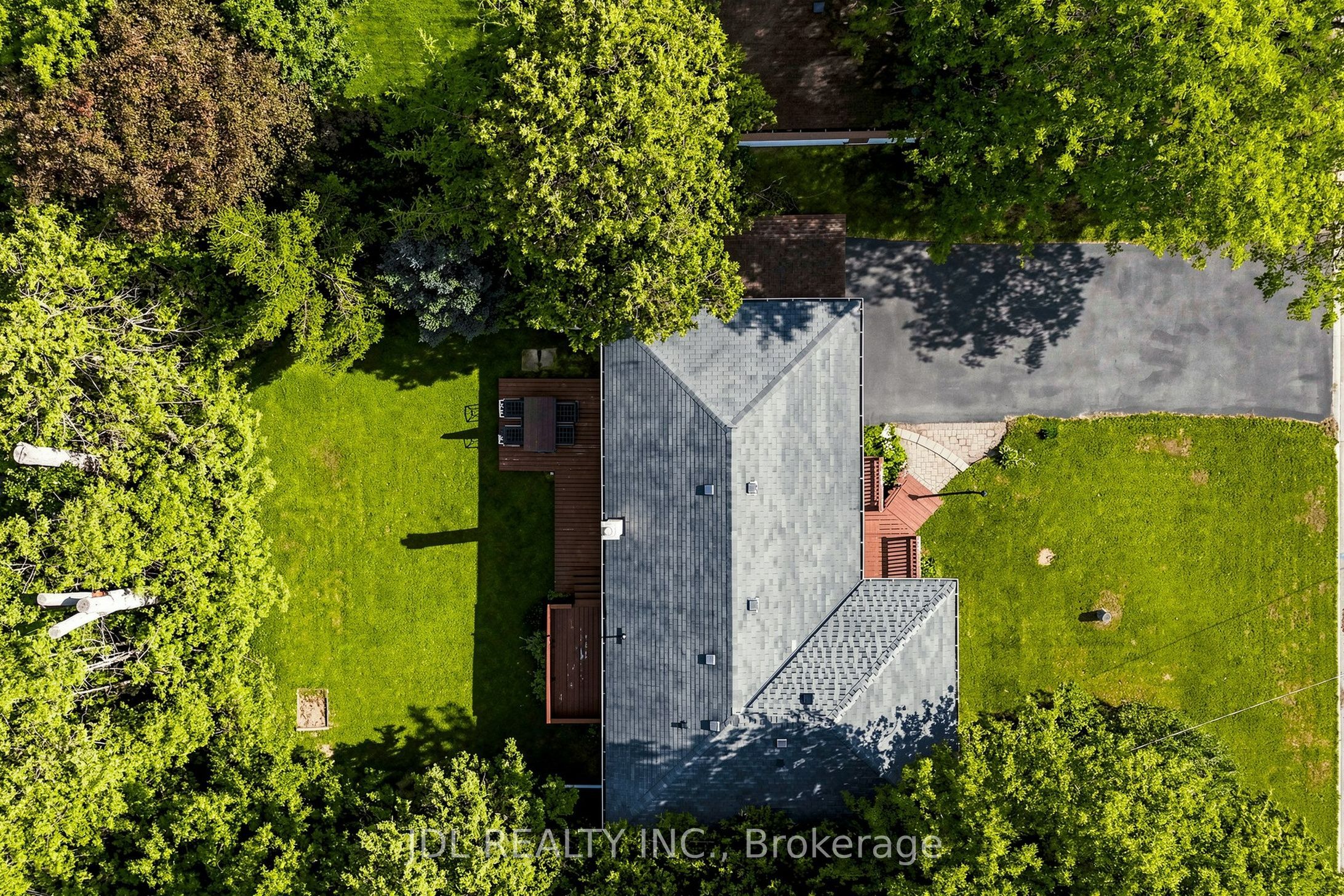 105 Park Avenue Property Photo 39