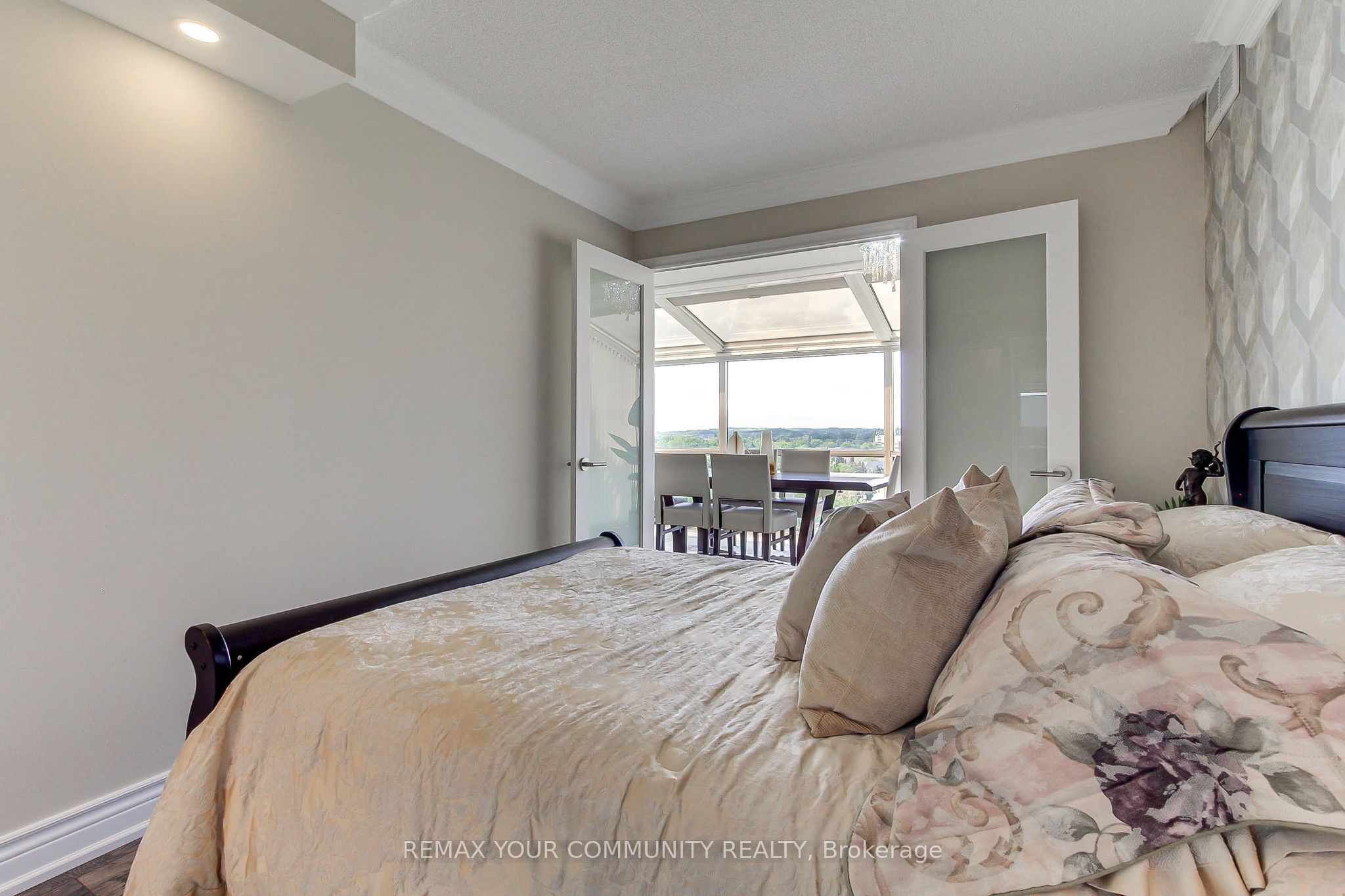 40 Harding Boulevard 1114 Property Photo 32
