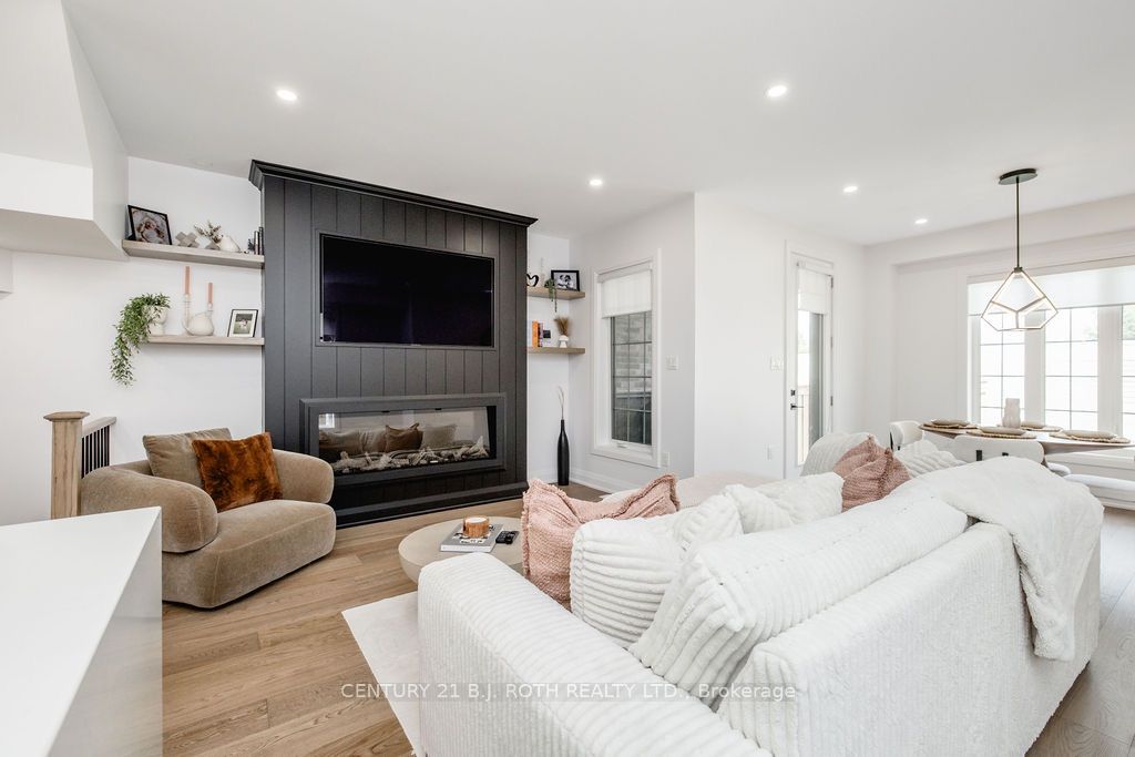 34 Kiernan Crescent N Property Photo 16