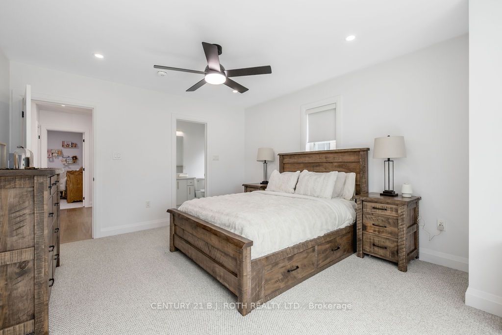 34 Kiernan Crescent N Property Photo 24