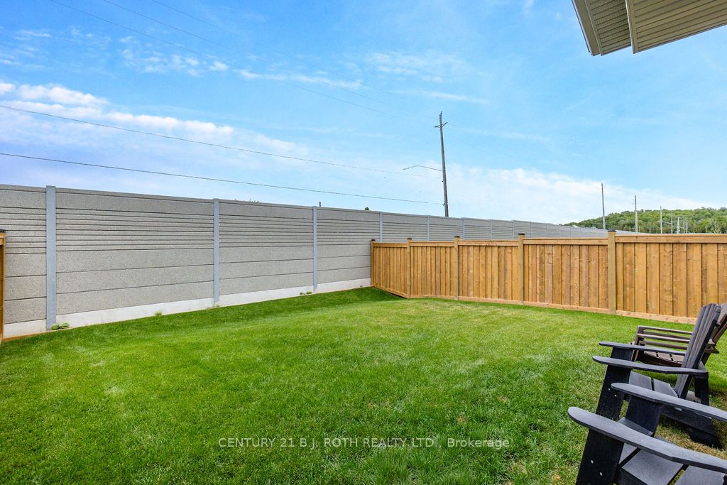 34 Kiernan Crescent N Property Photo 45
